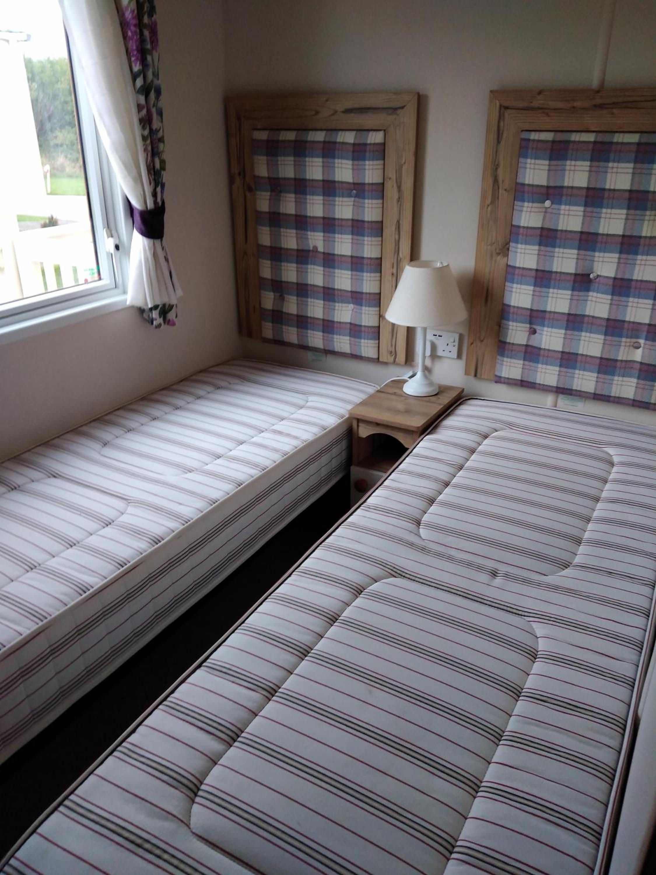 Mobile Home photo 2