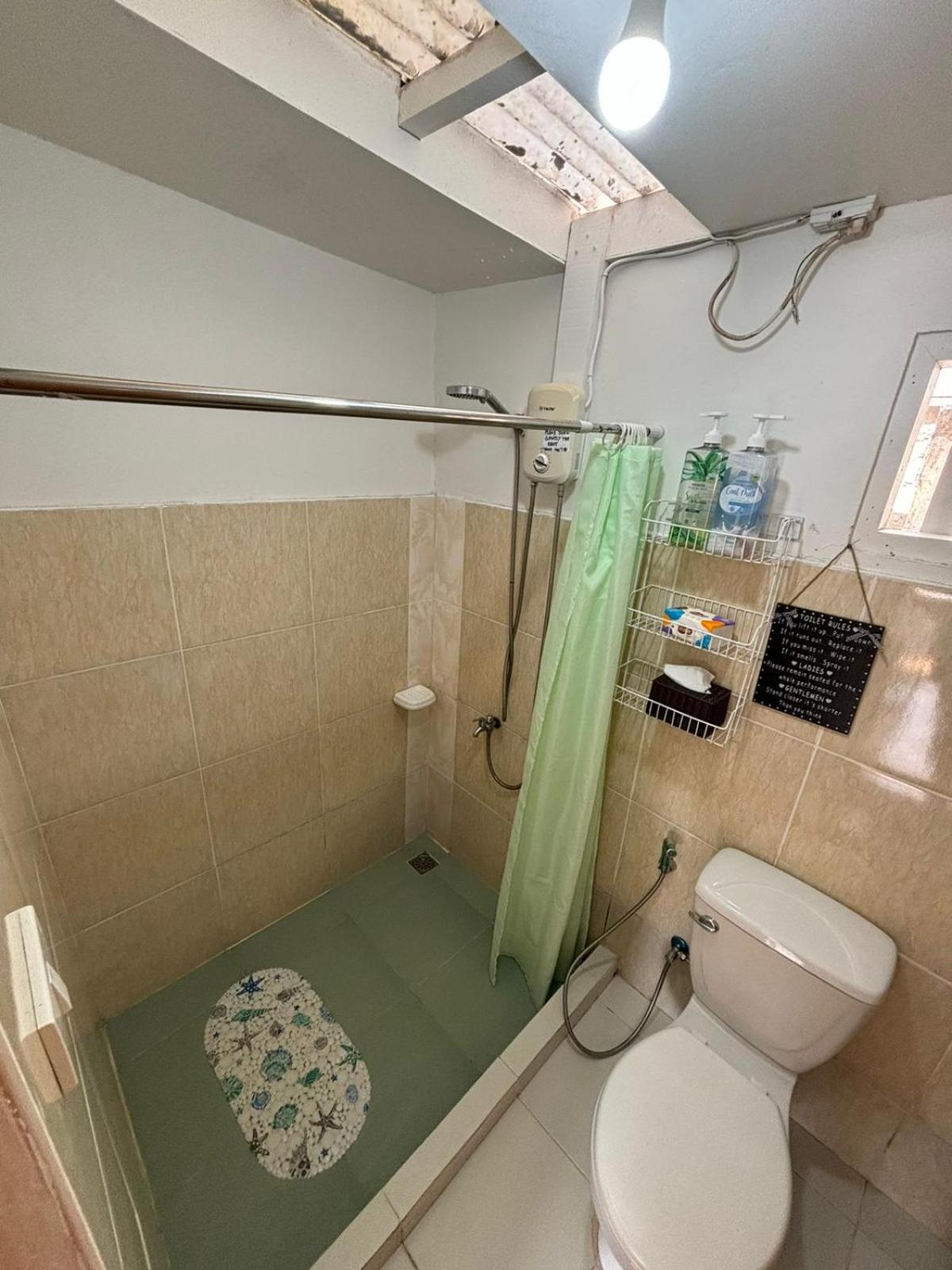 Double Room with Private Bathroom - Photo 8