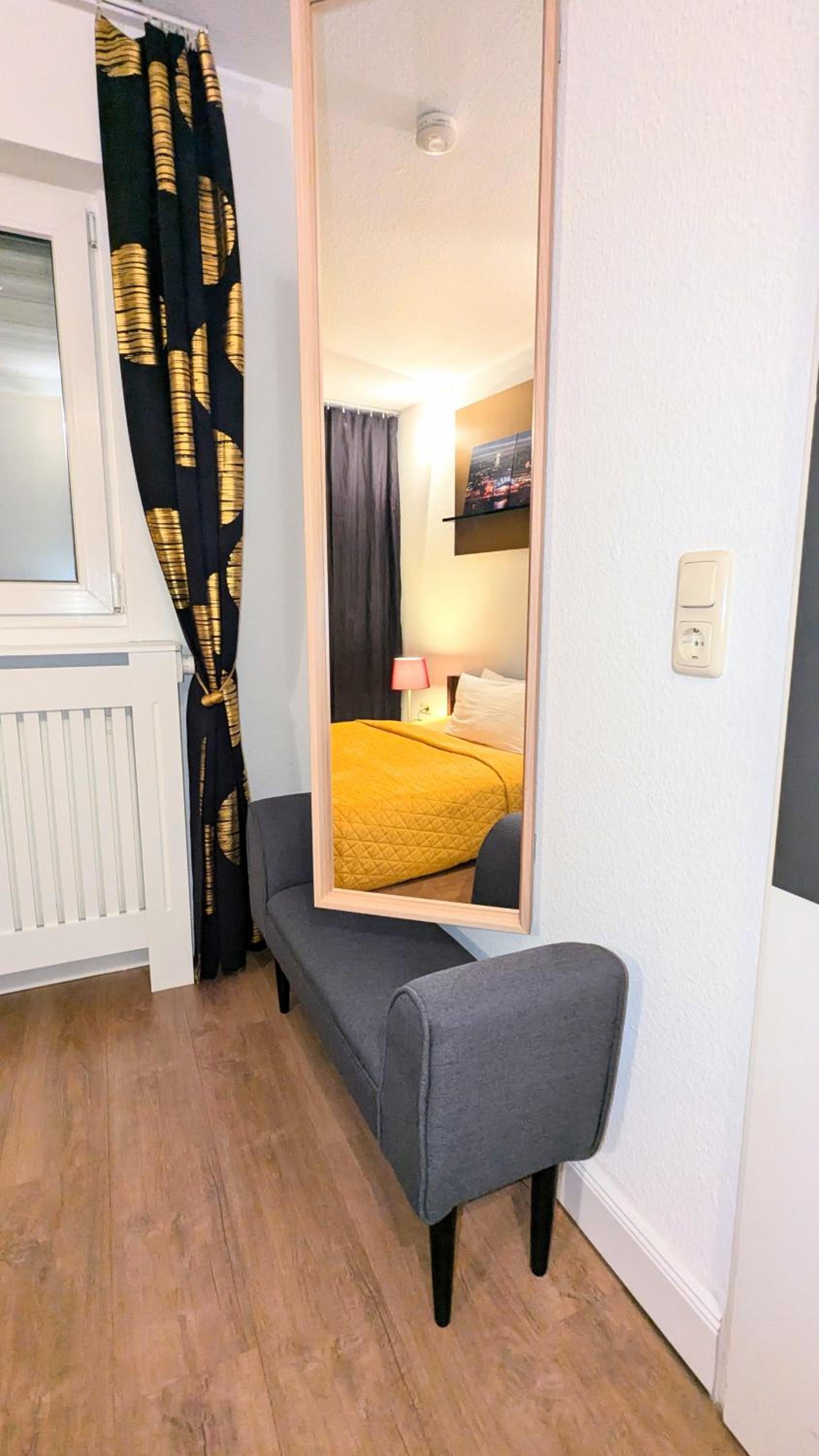 Two-Bedroom Apartment - Photo 2