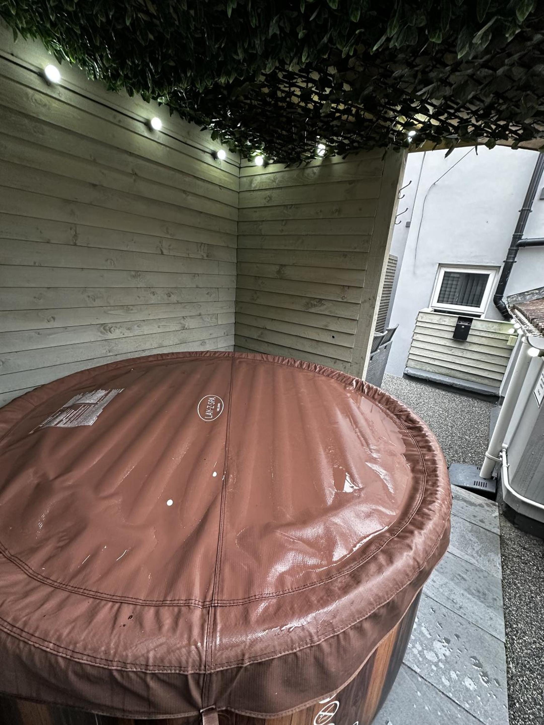Delux apartment with hot tub in garden - Photo 15