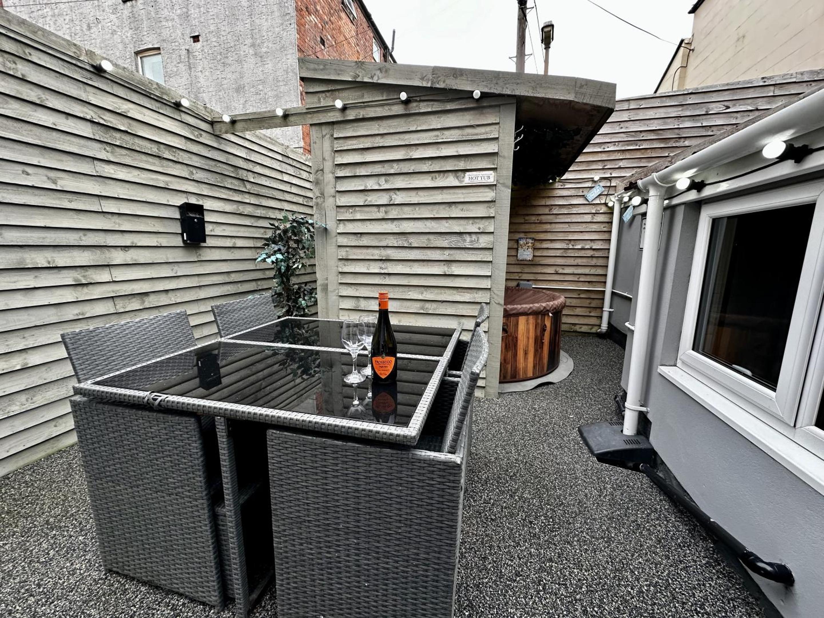 Delux apartment with hot tub in garden - Photo 22