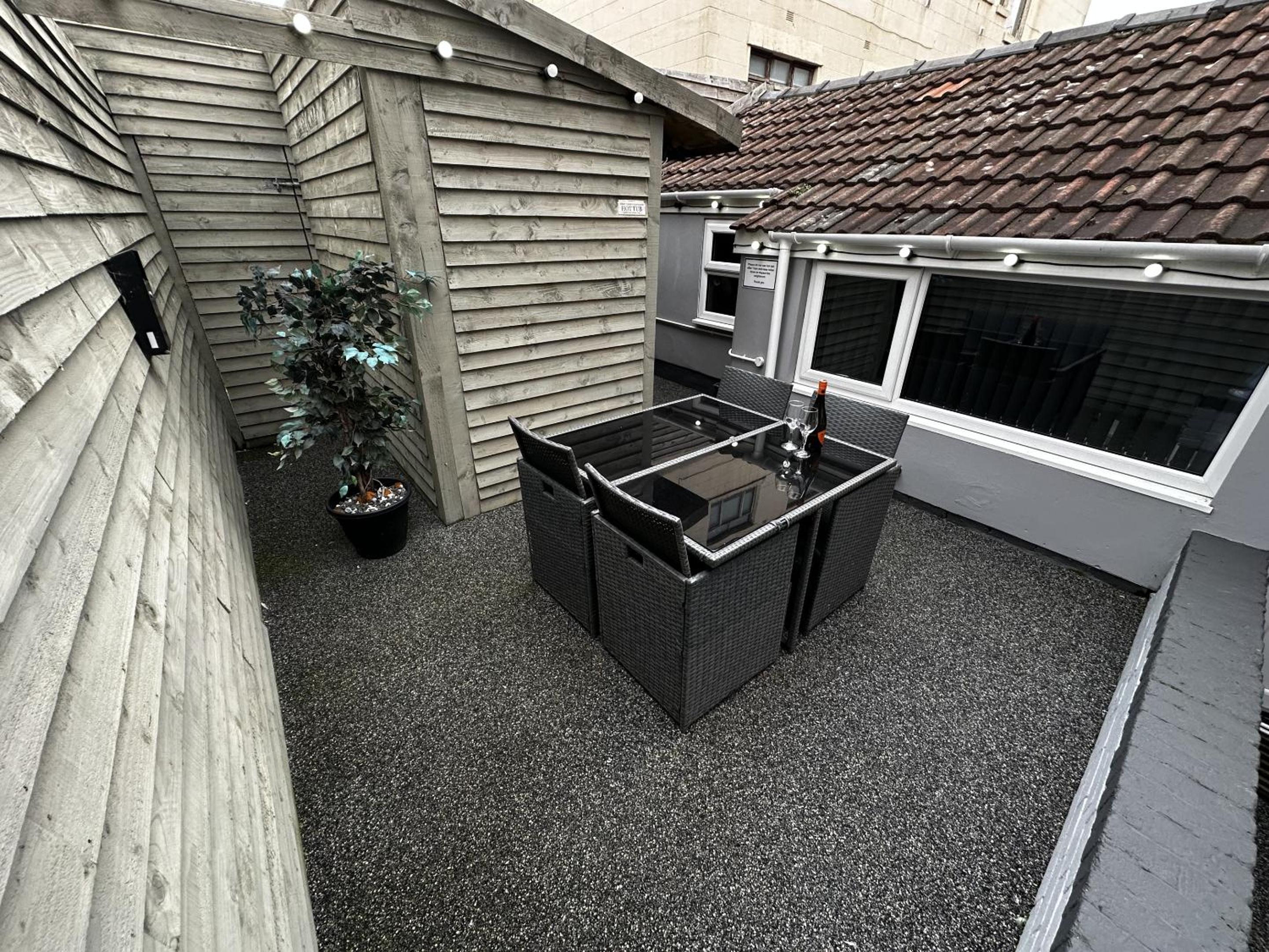 Delux apartment with hot tub in garden - Photo 20