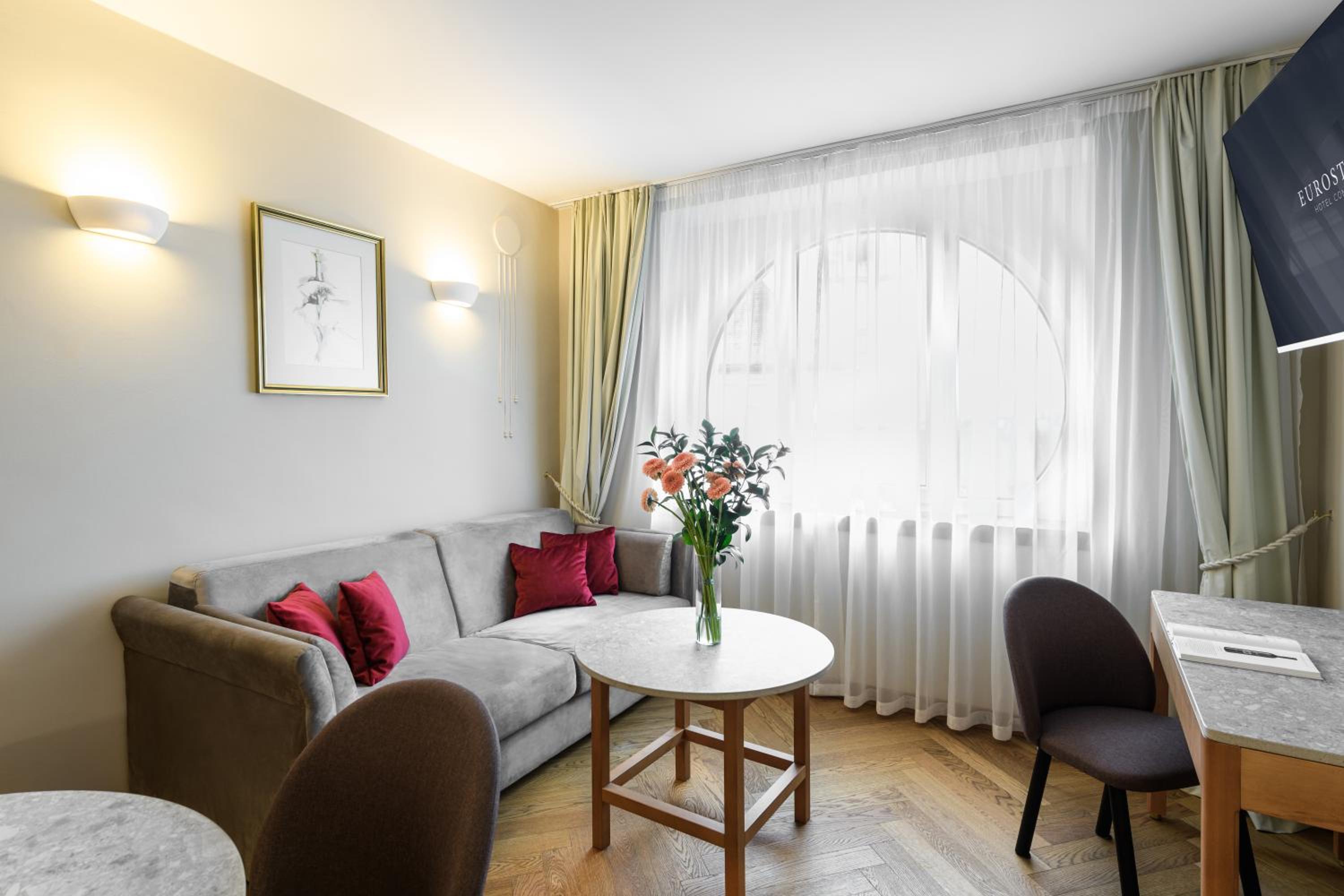 Studio Apartment - Photo 4
