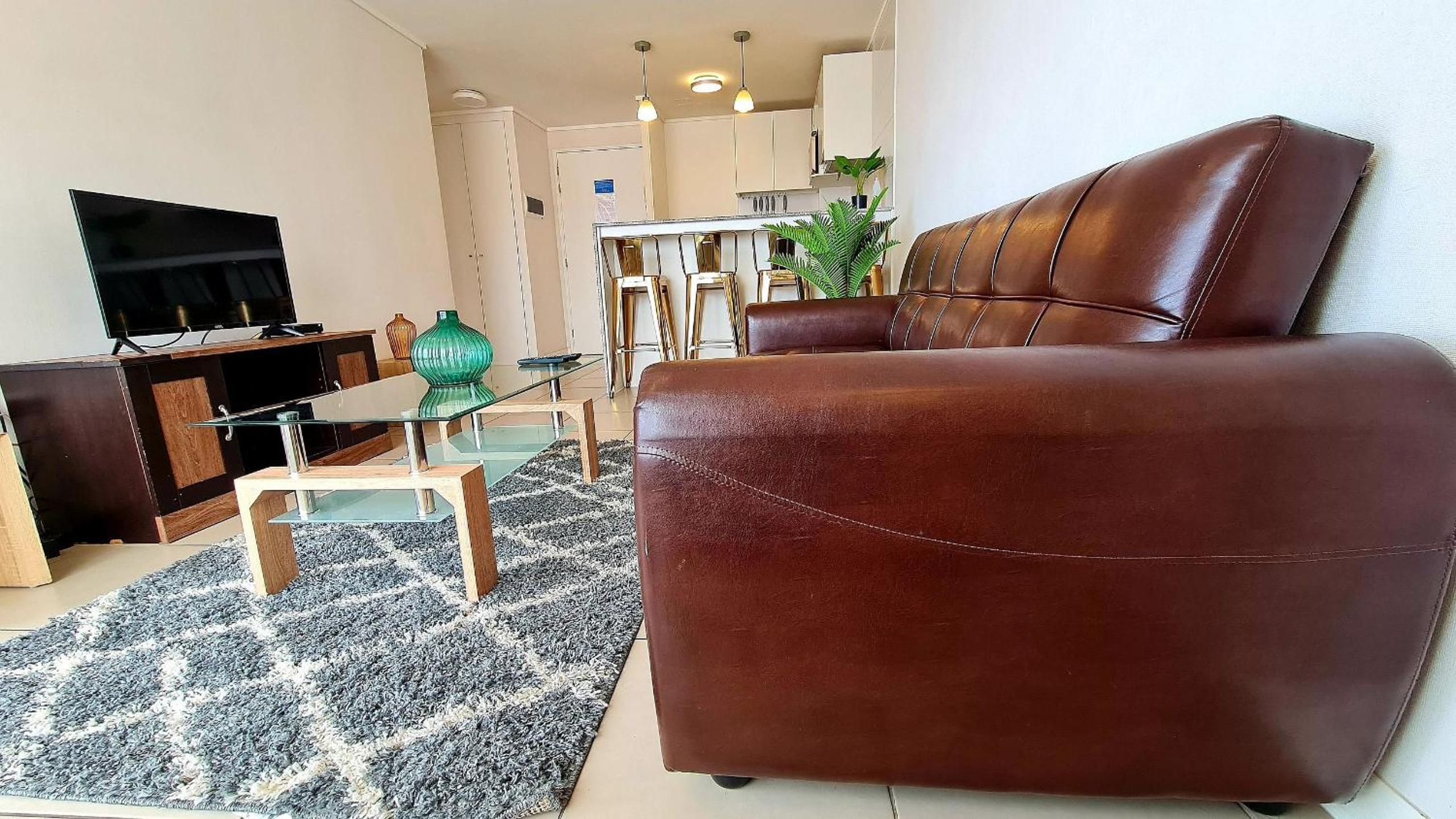 One-Bedroom Apartment with Balcony photo 2