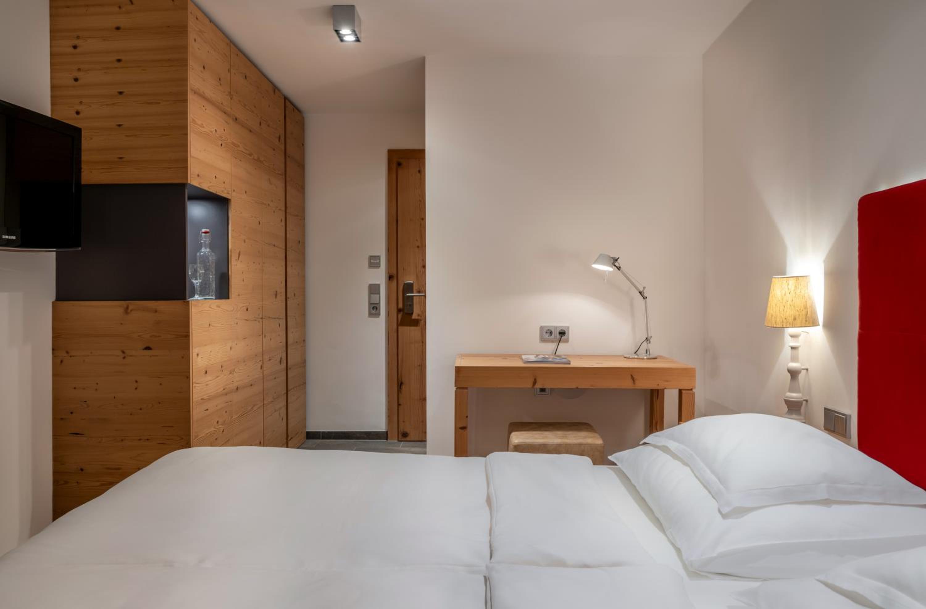 Standard Double Room - Photo 2