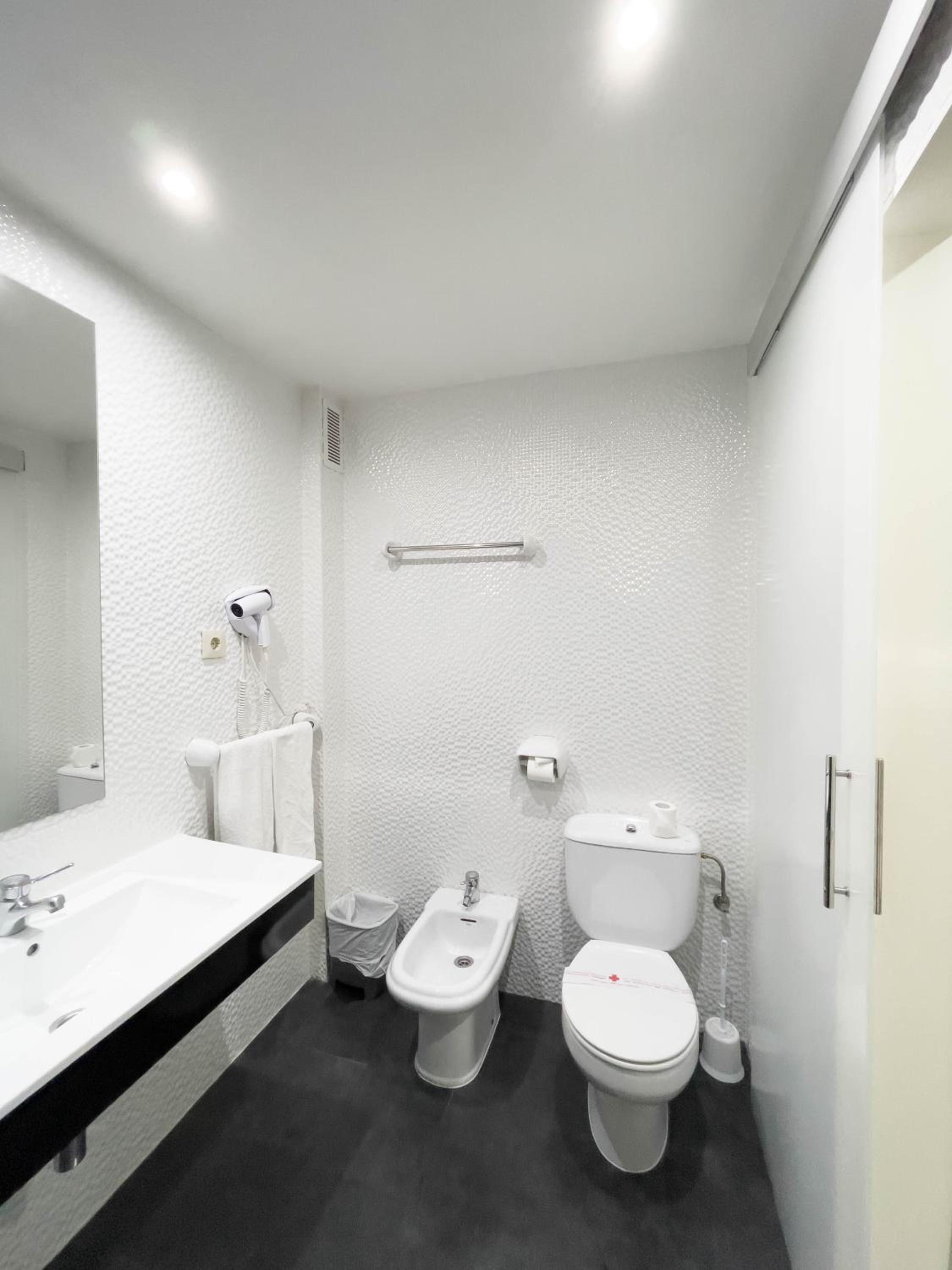Standard Triple Room - Photo 13