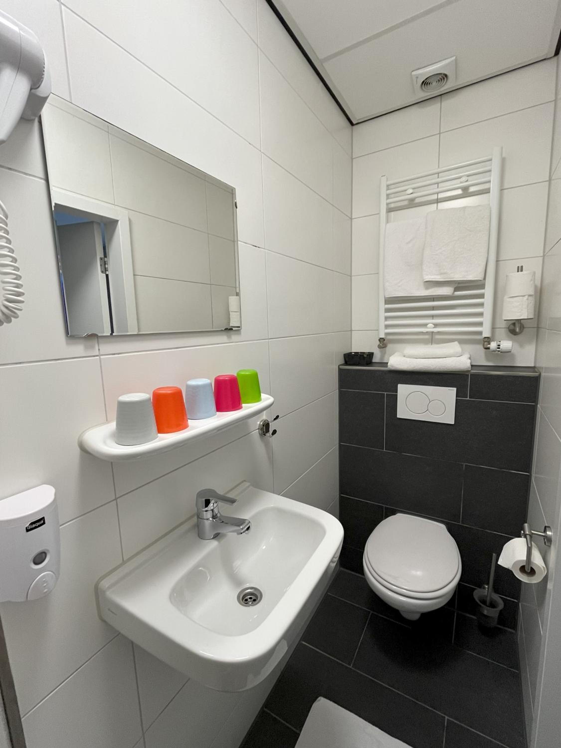 Standard Triple Room - Photo 3