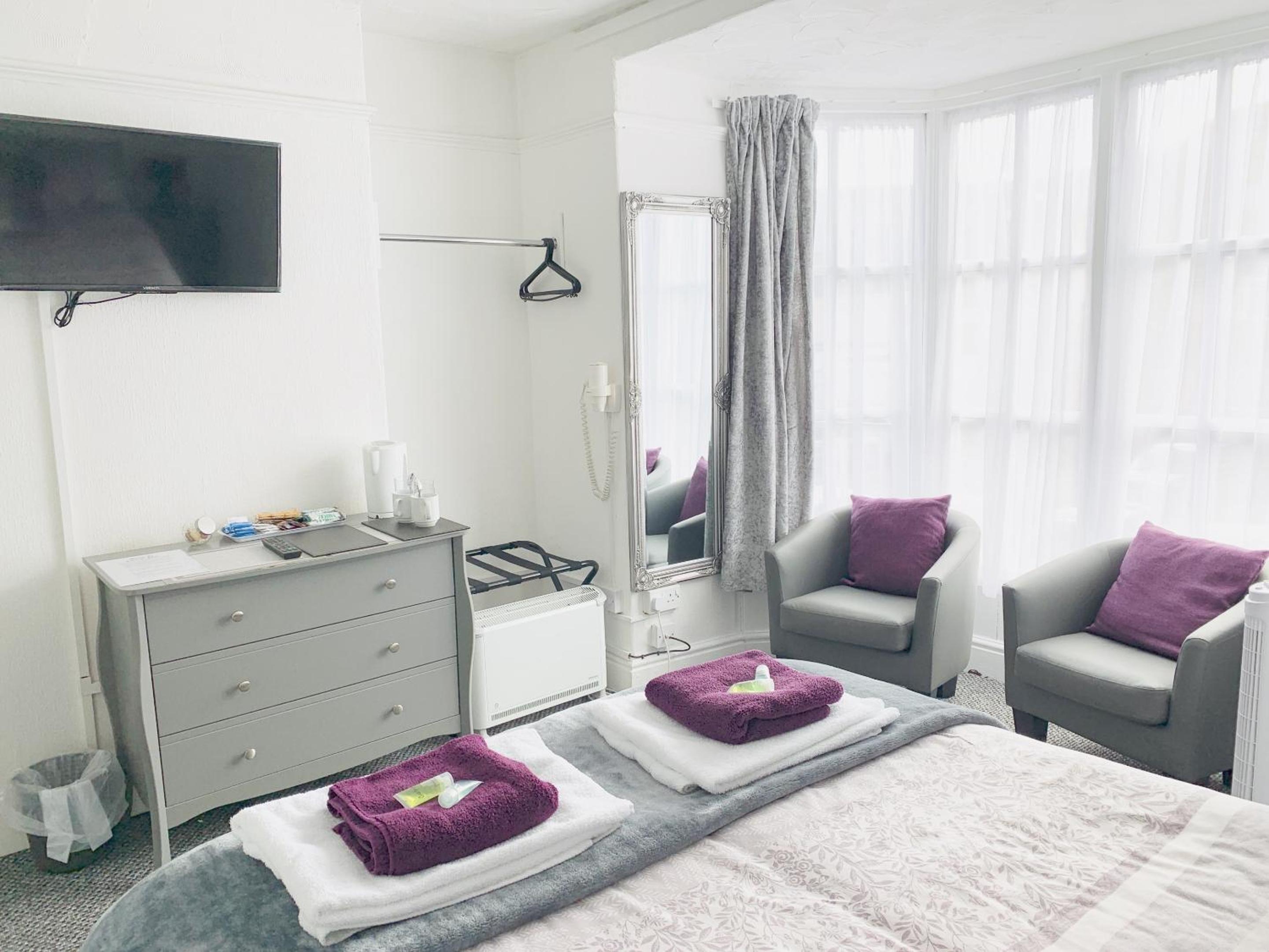 Double Room - Photo 3