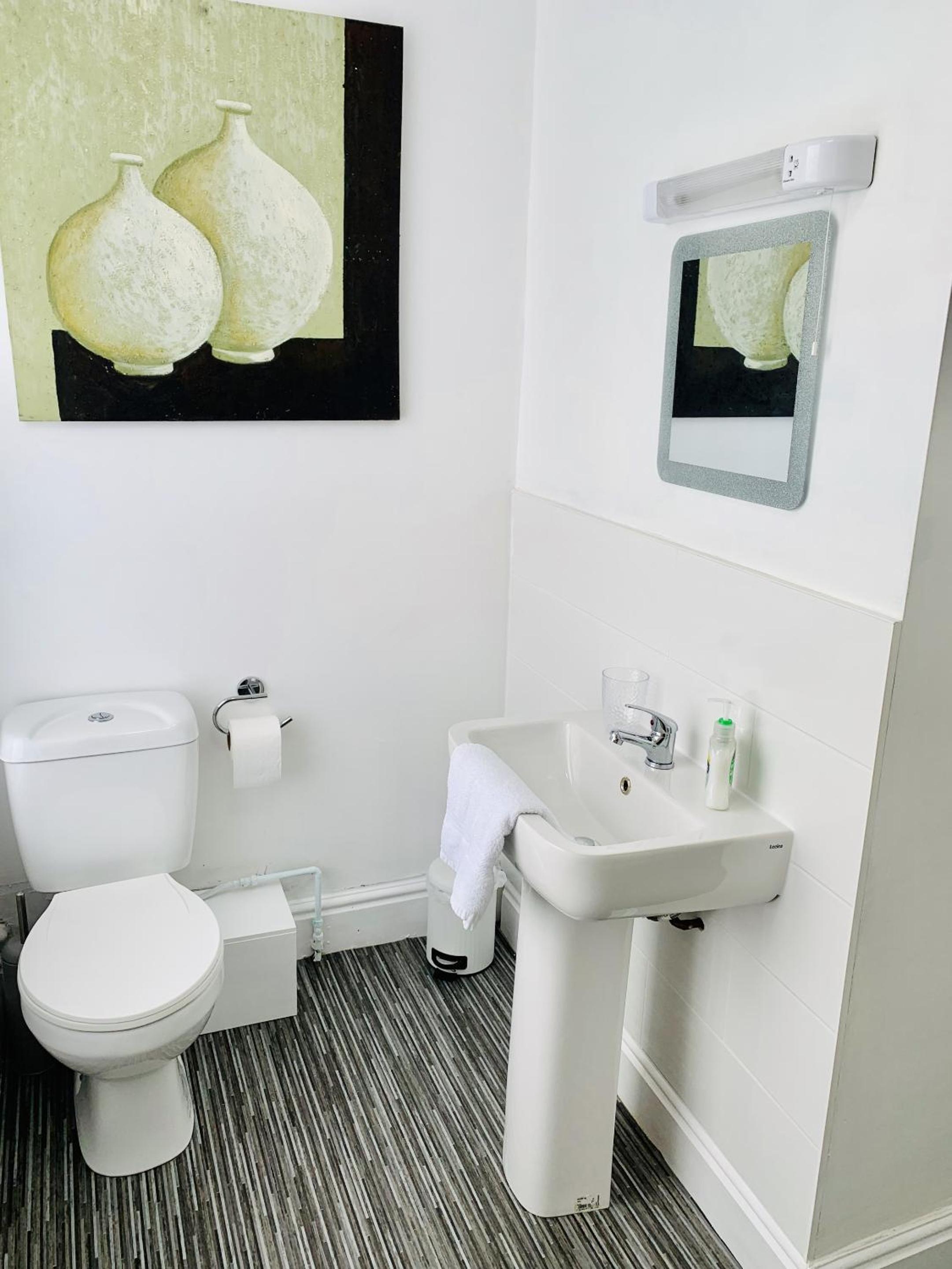 Single Room photo 2
