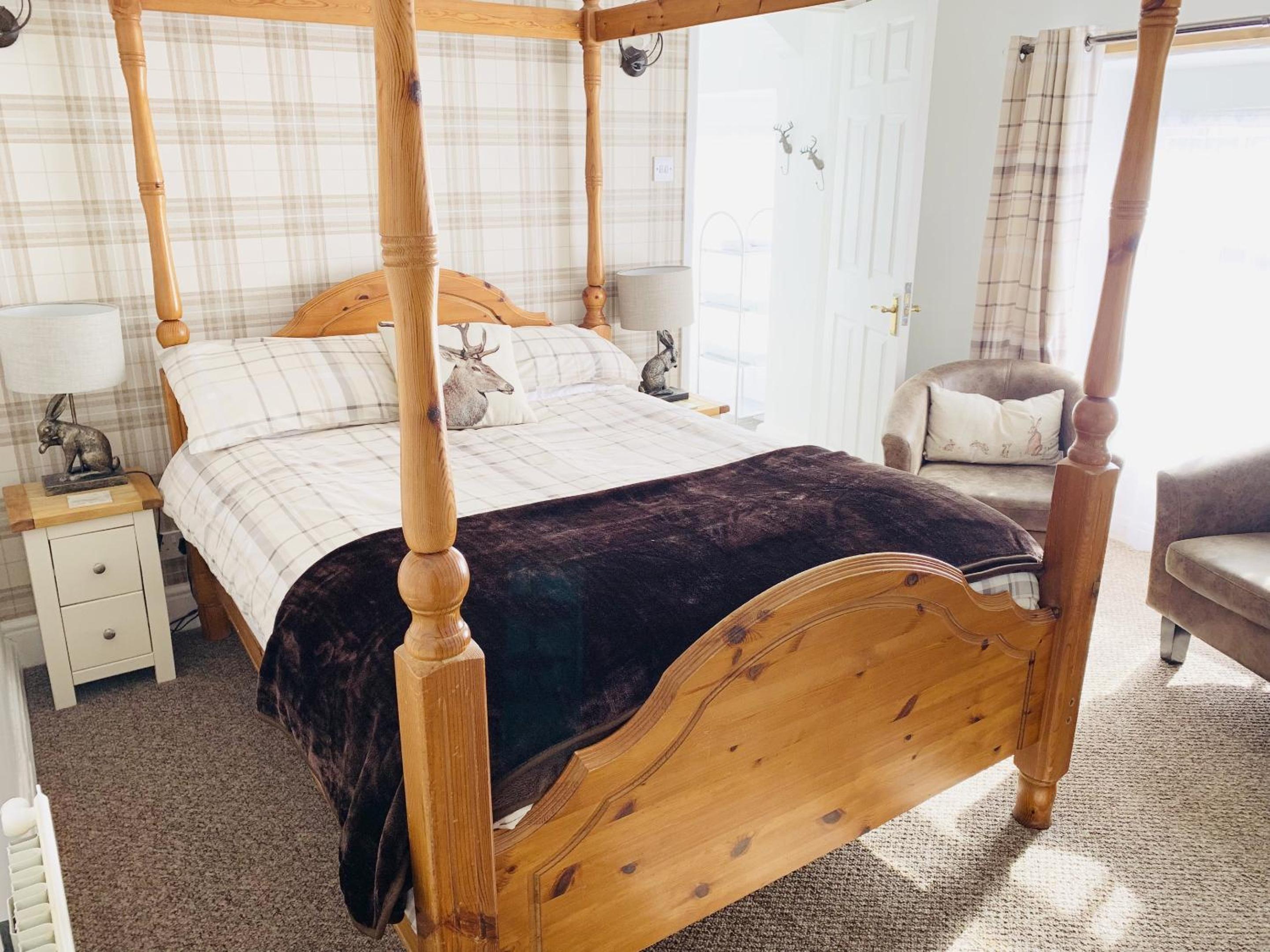 Double Room with Four Poster Bed photo 1