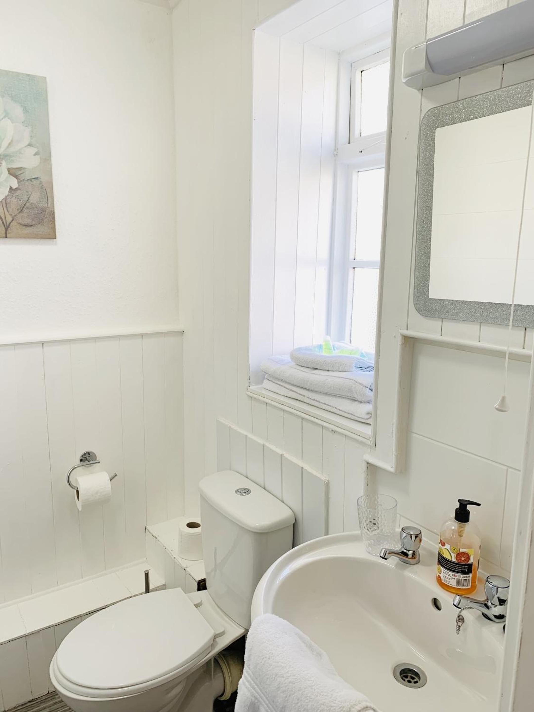 Double Room - Photo 4
