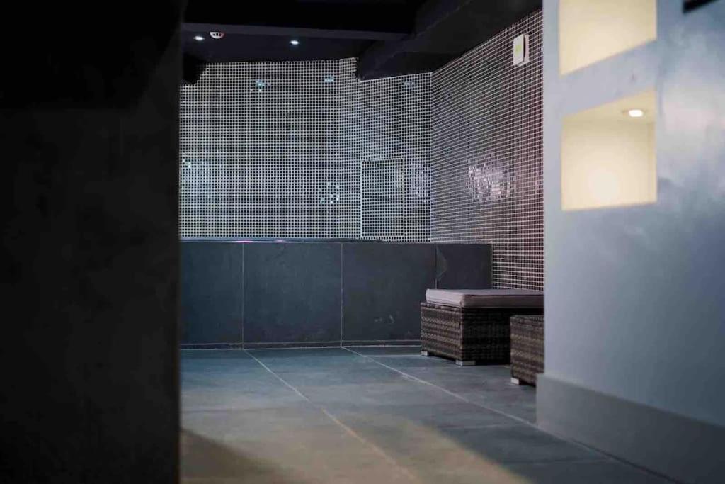 Three-Bedroom Apartment - Photo 28