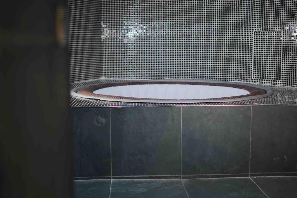 Three-Bedroom Apartment - Photo 2