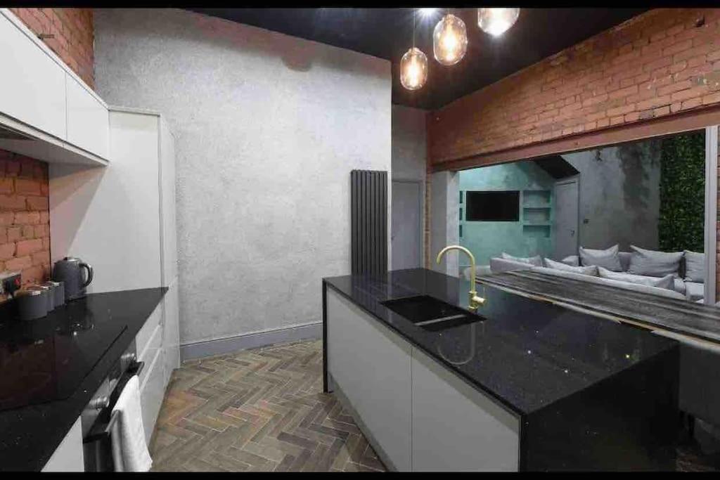 Three-Bedroom Apartment - Photo 10