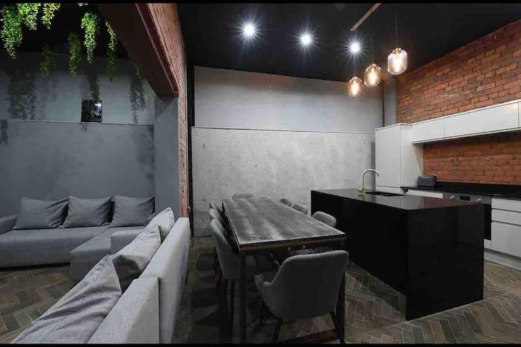 Three-Bedroom Apartment - Photo 24