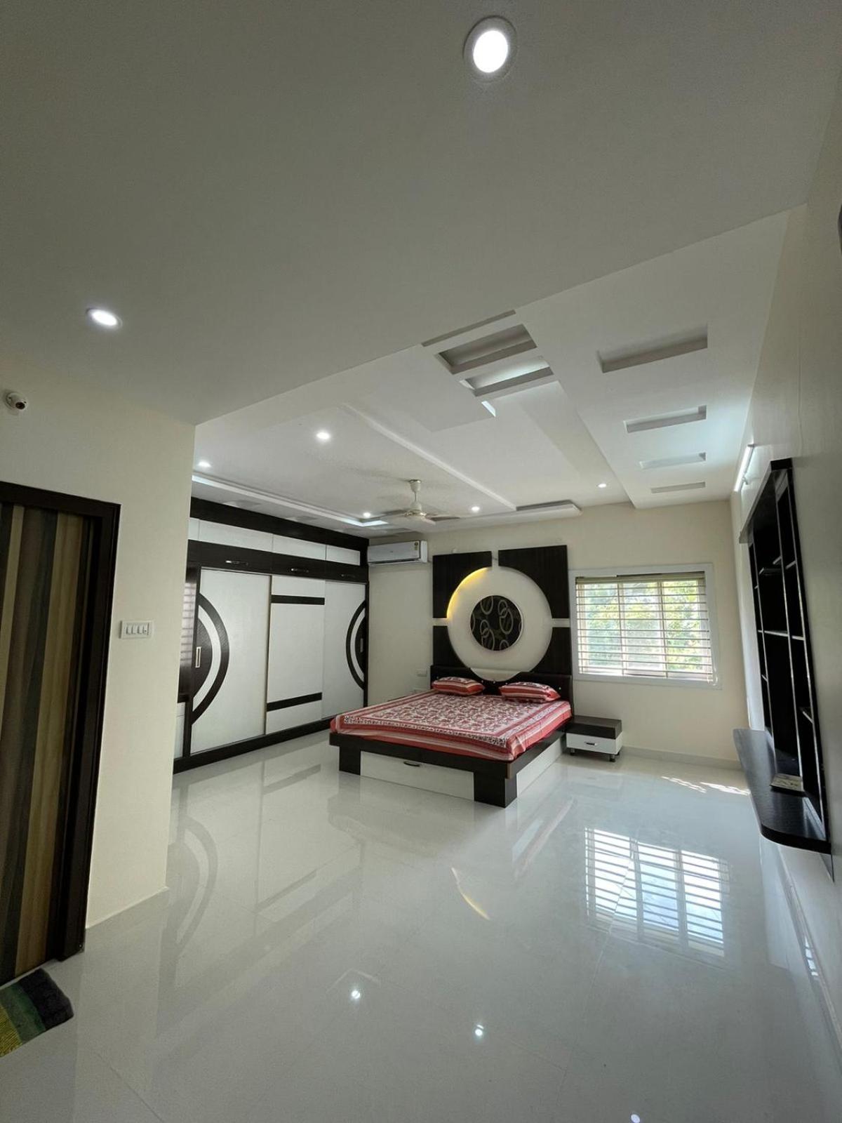 Three-Bedroom Villa photo 1
