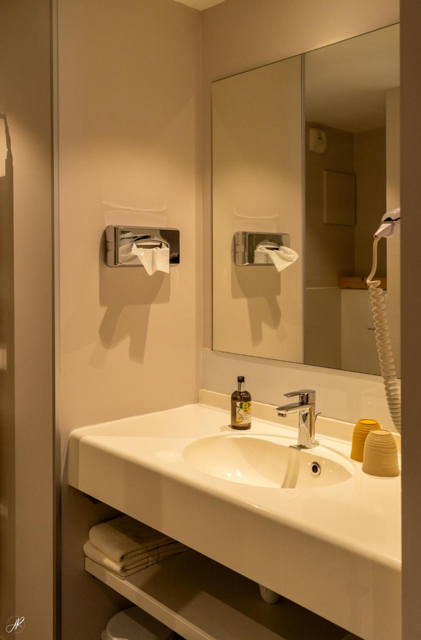 Superior Double or Twin Room with Balcony photo 3