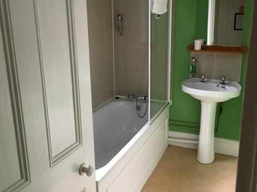 Double Room with Private Bathroom photo 3