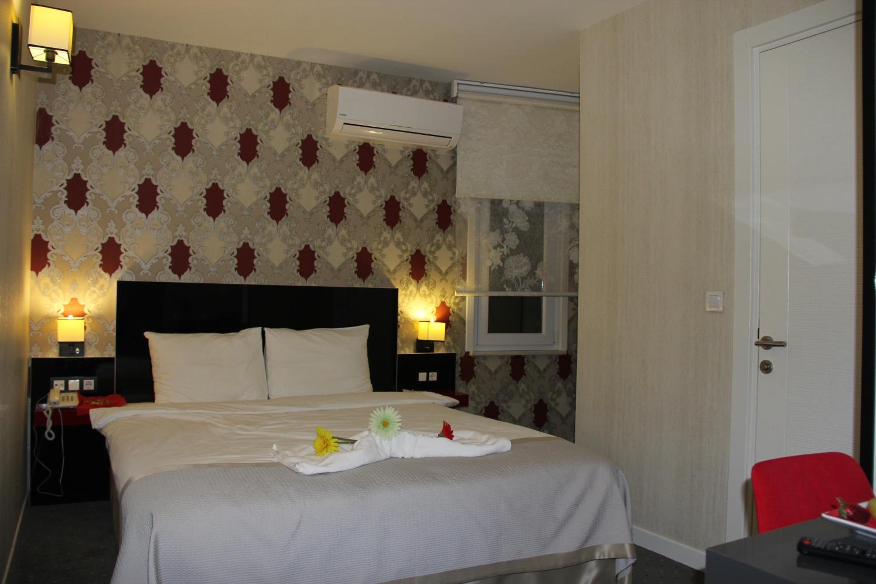 Large Double or Twin Room photo 2