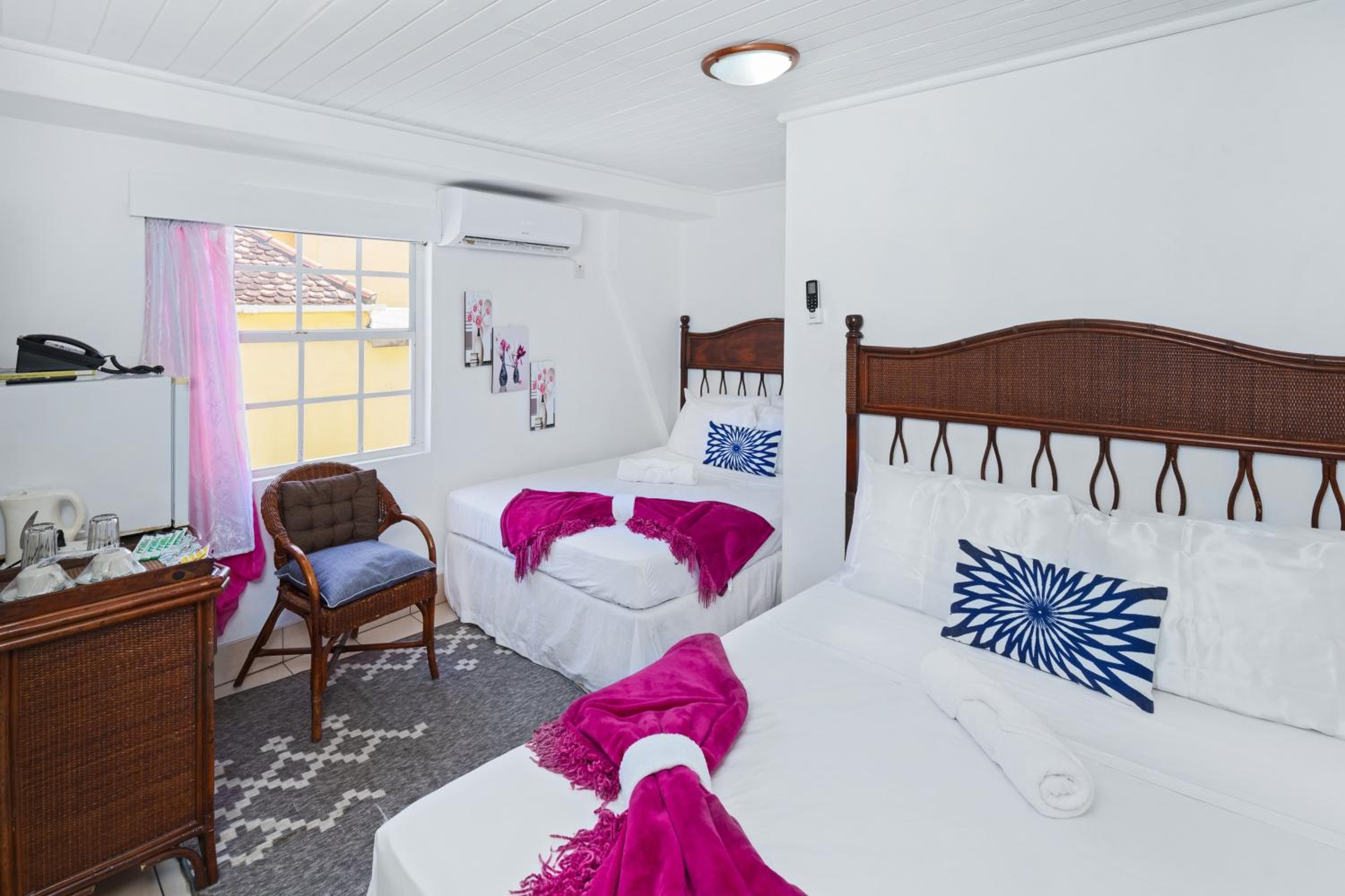 Double or Twin Room with Private Bathroom photo 1