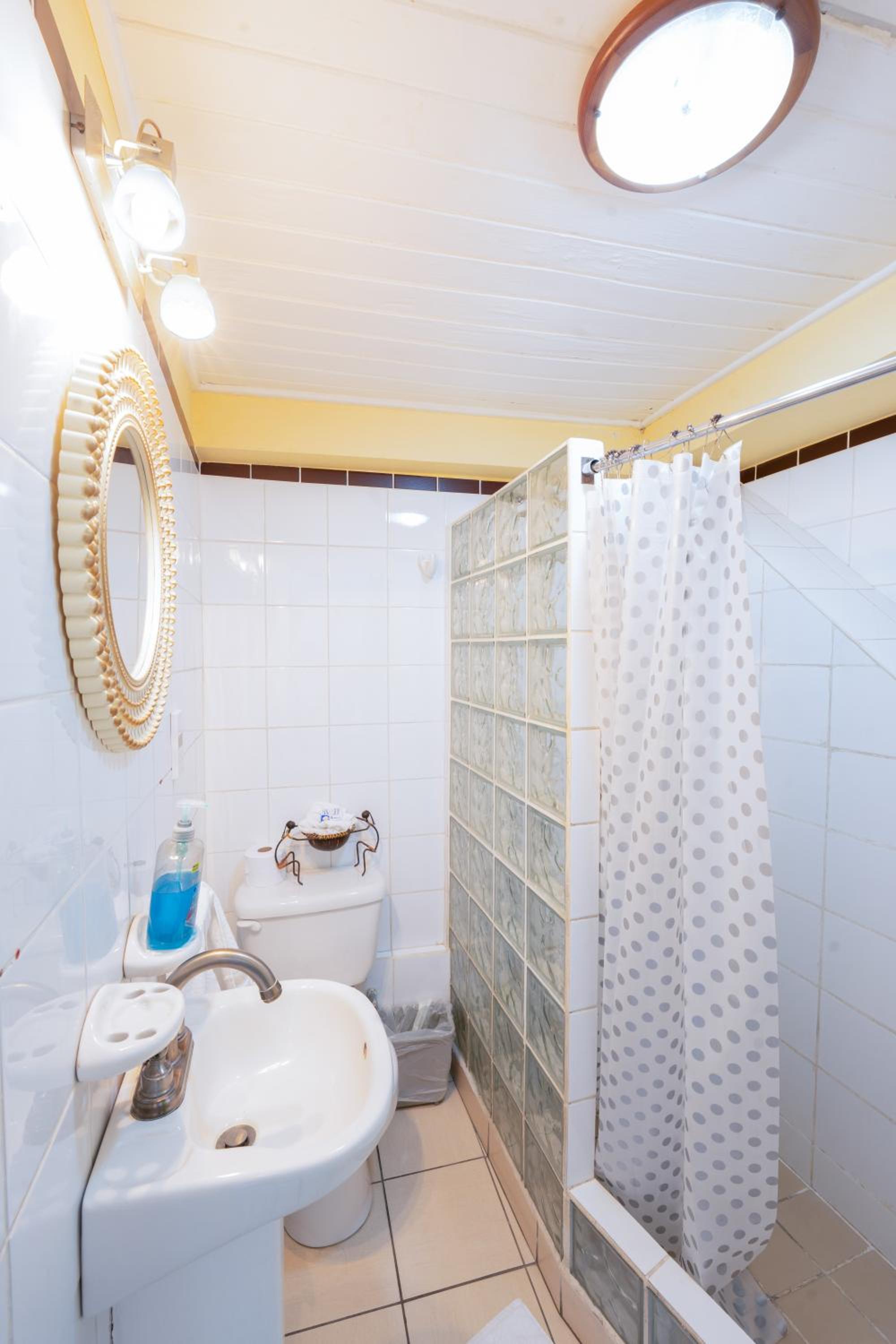 Double or Twin Room with Private Bathroom photo 3