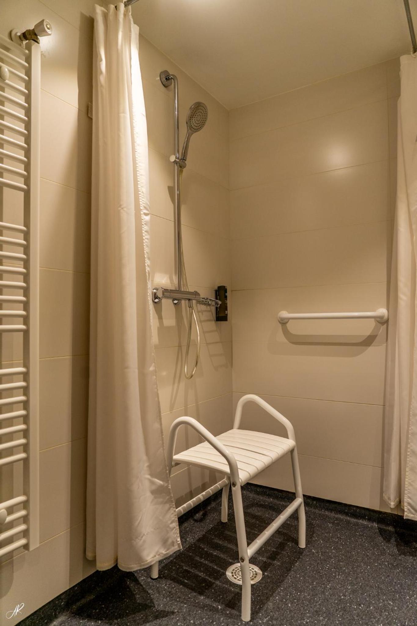 Double or Twin Room - Disability Access photo 2