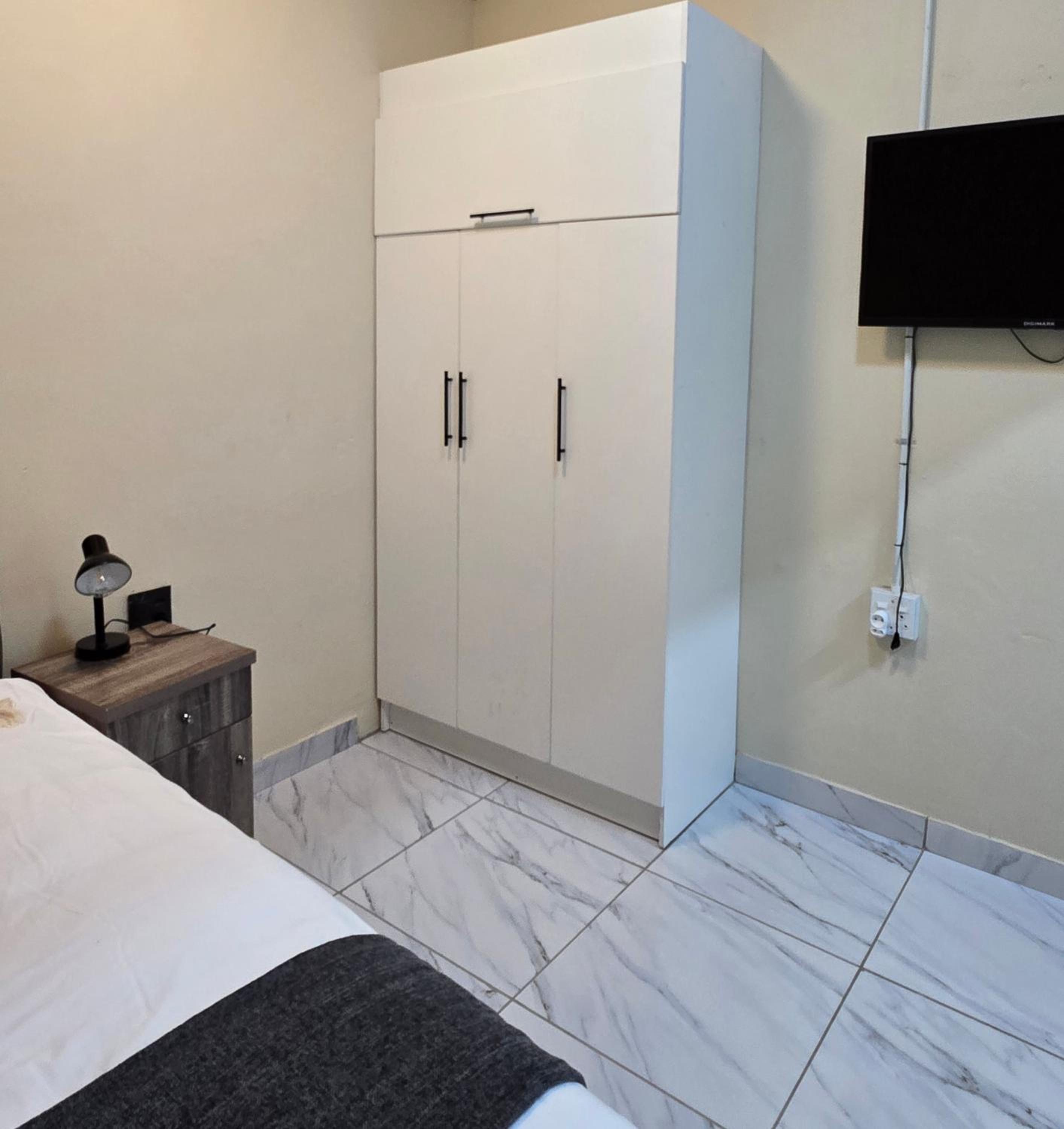Family Room with Shower photo 1