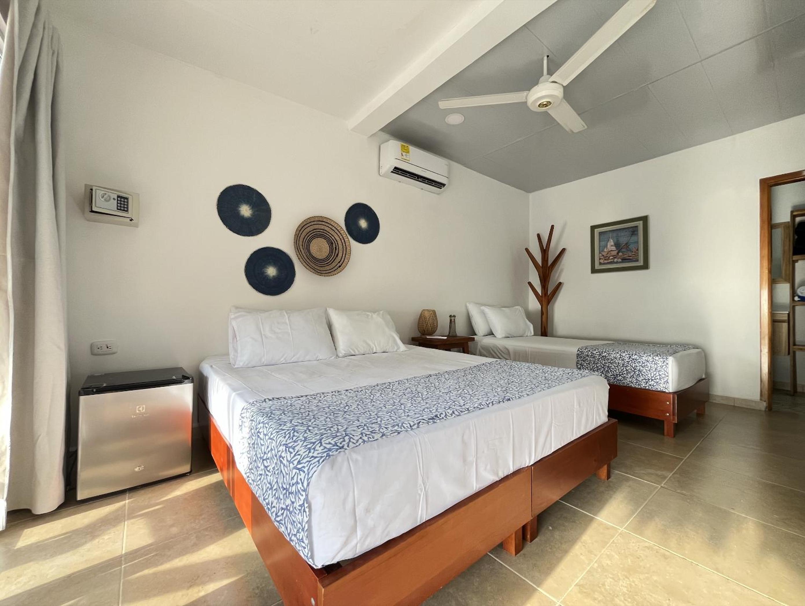 Triple Room with Sea View photo 1