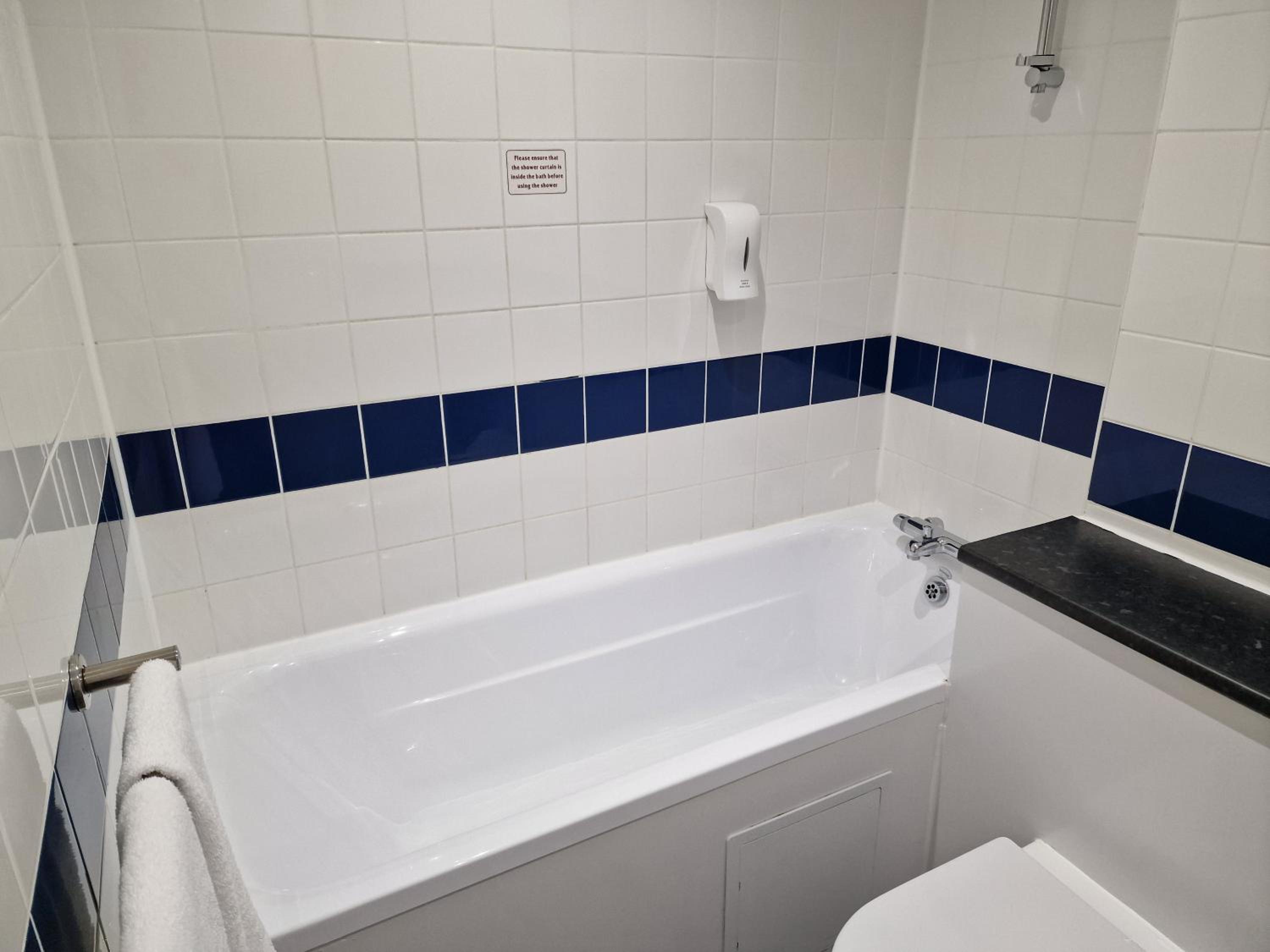 Standard Double Room - Photo 15