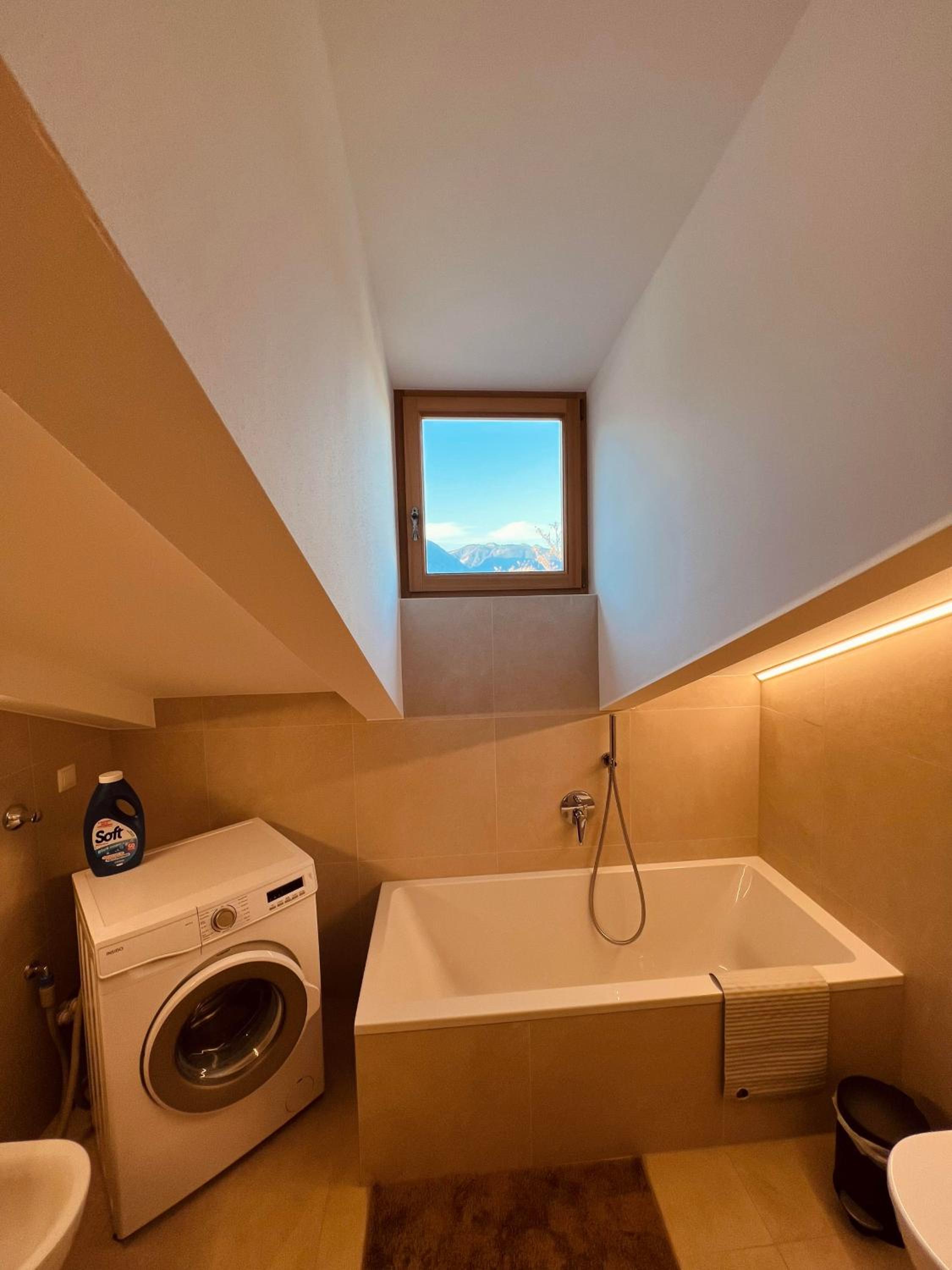 Apartment With View And Balcony photo 3