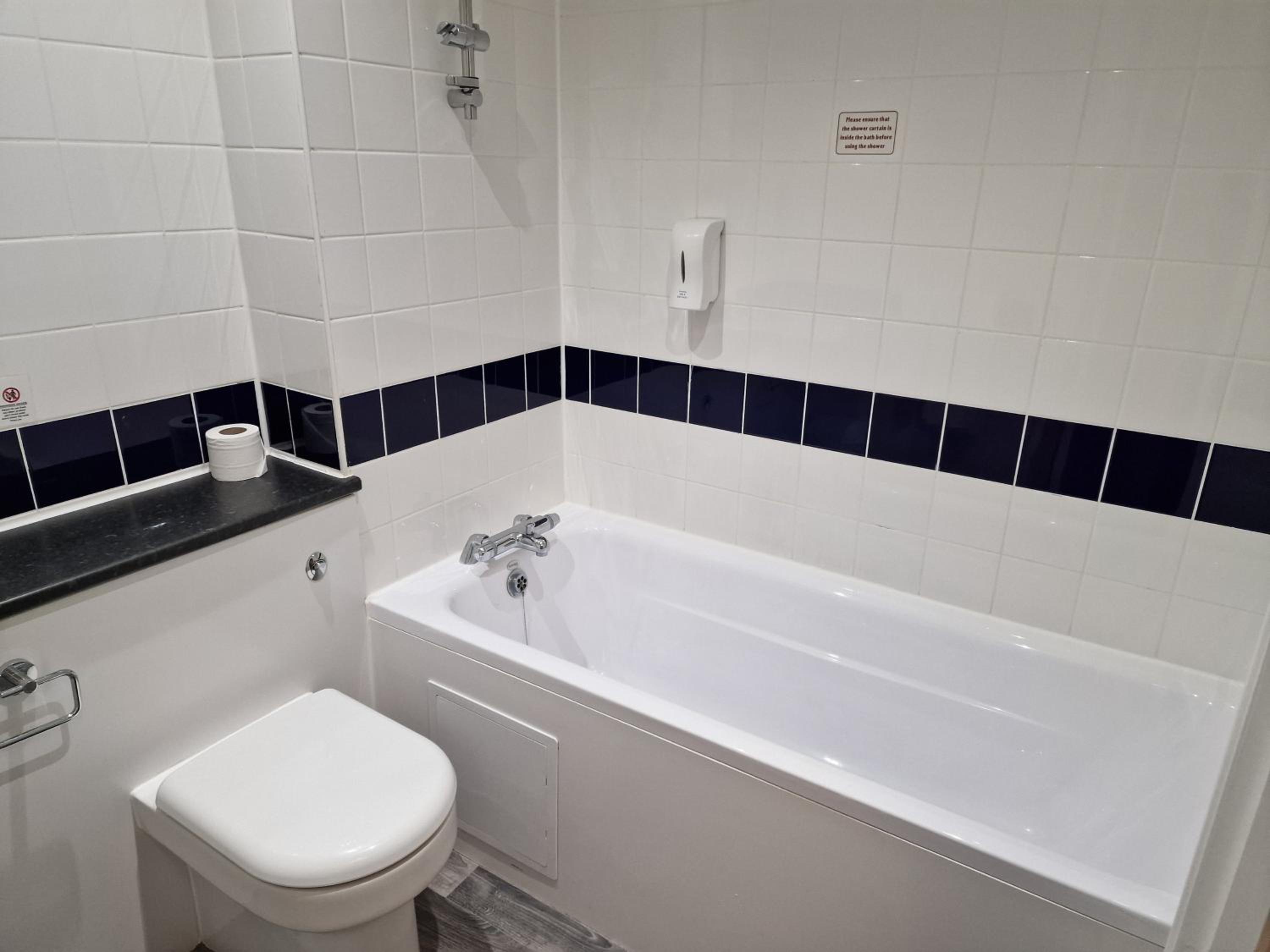 Standard Double Room - Photo 16