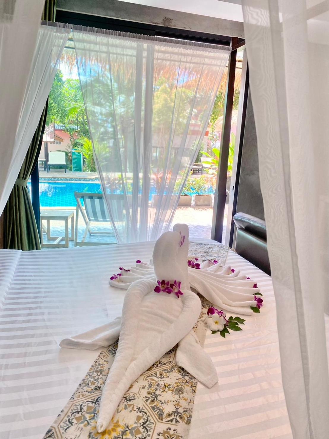 King Room With Pool View photo 3