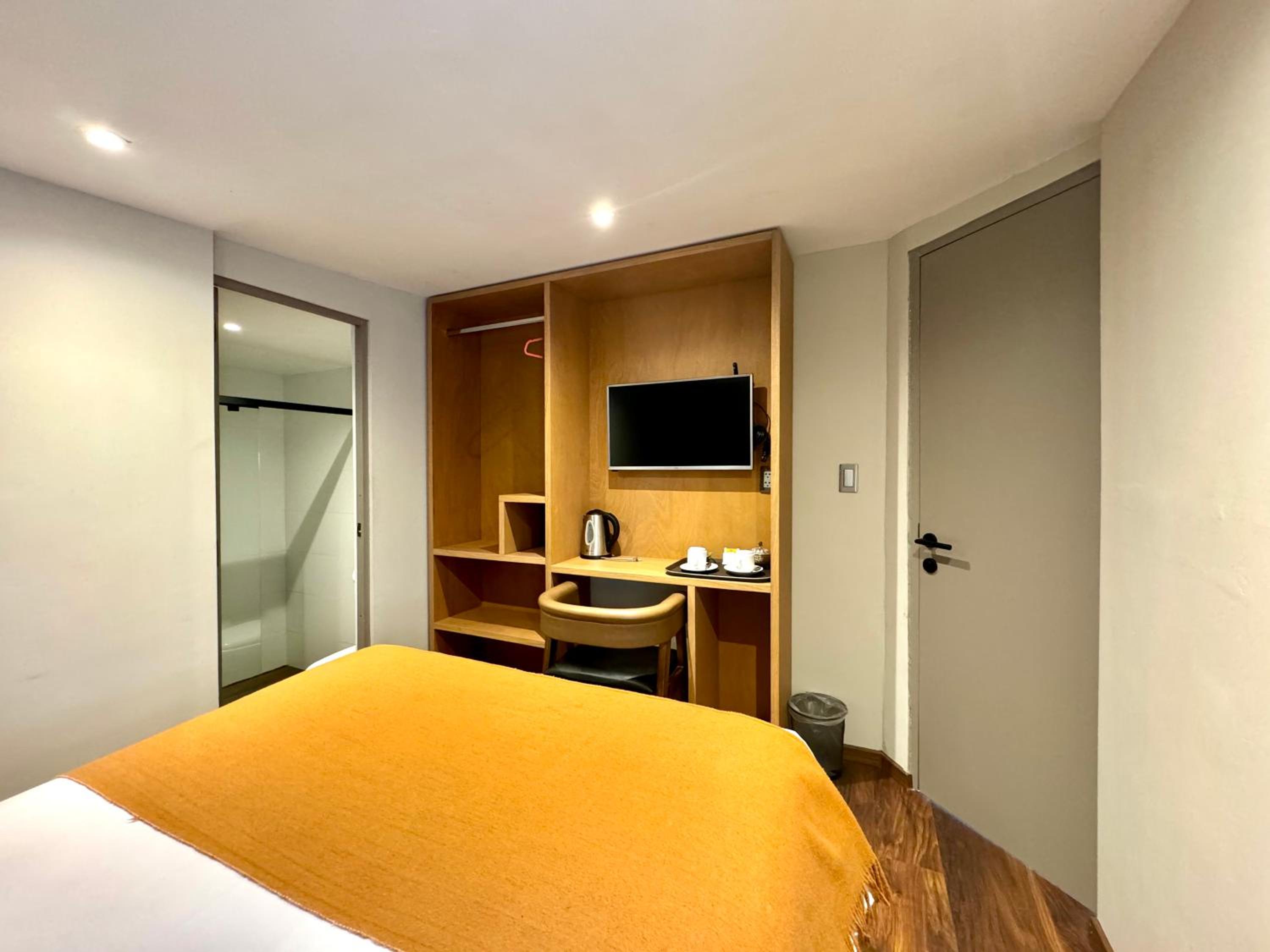 Budget Double Room photo 2