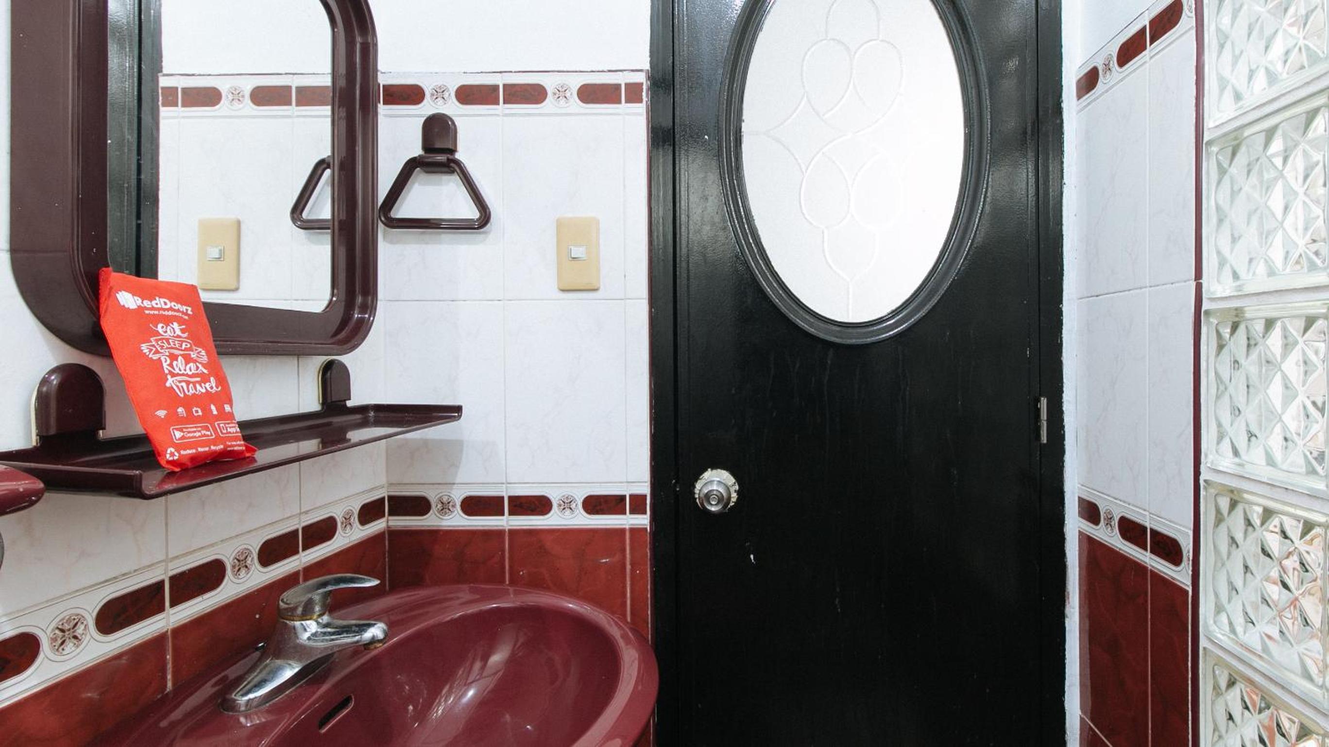 Quadruple Room - Photo 14
