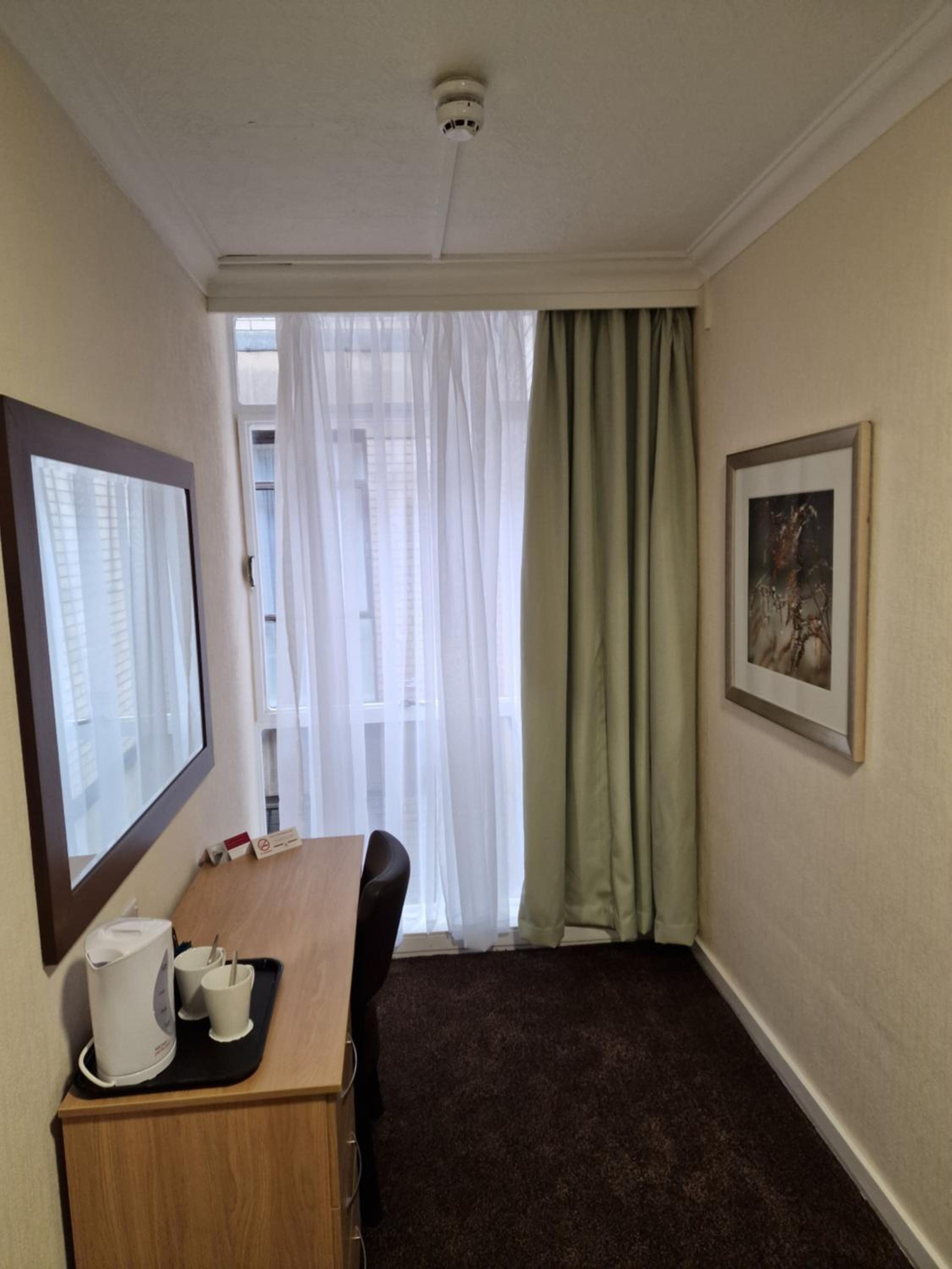 Standard Double Room - Photo 4