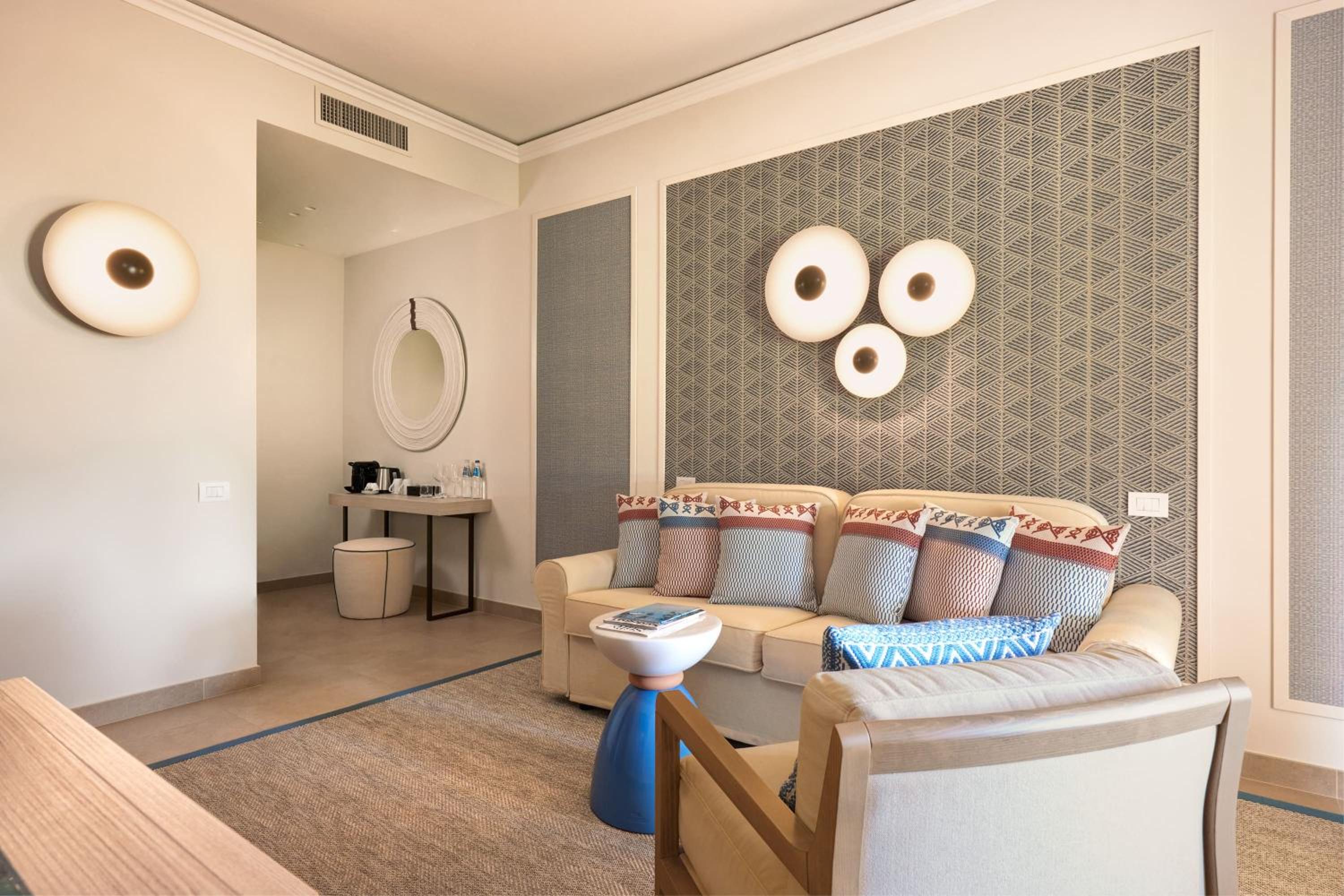 Family Suite with Garden View - Photo 6