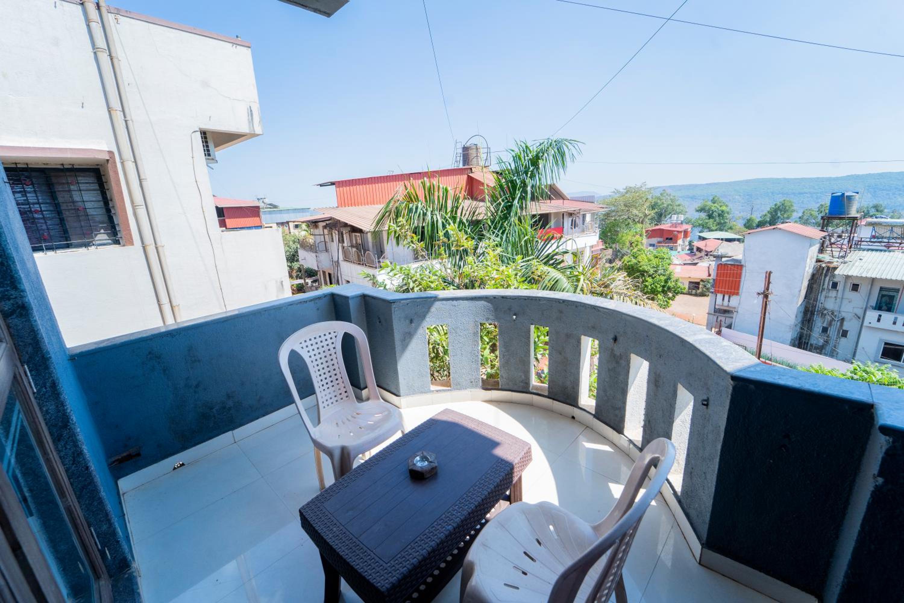 Deluxe Double Room with Balcony photo 2