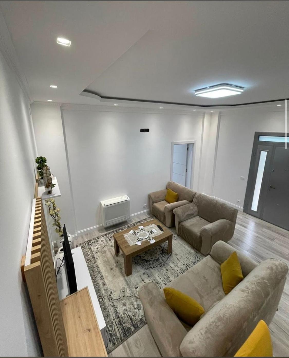 Villa photo 2