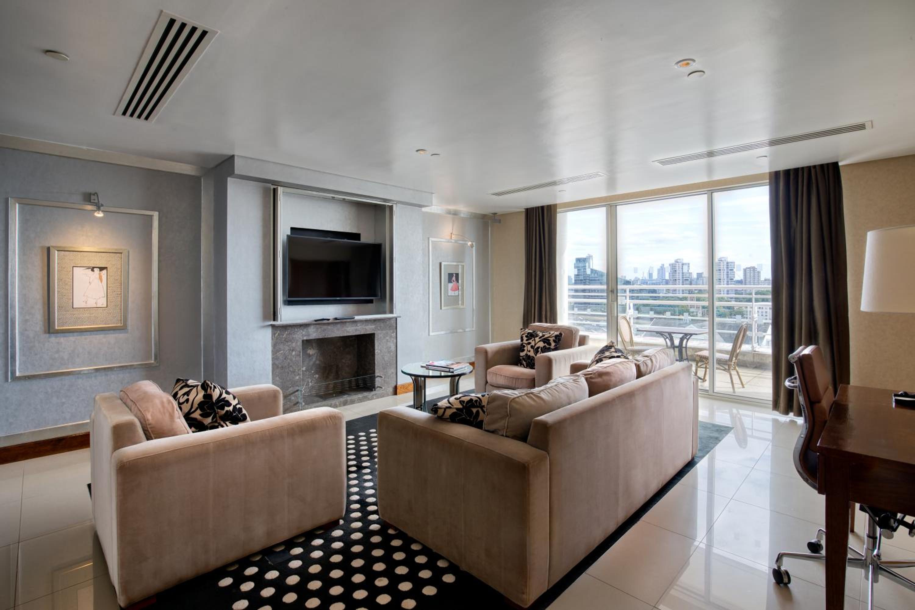 Abingdon & Kensington Penthouse Suite photo 1