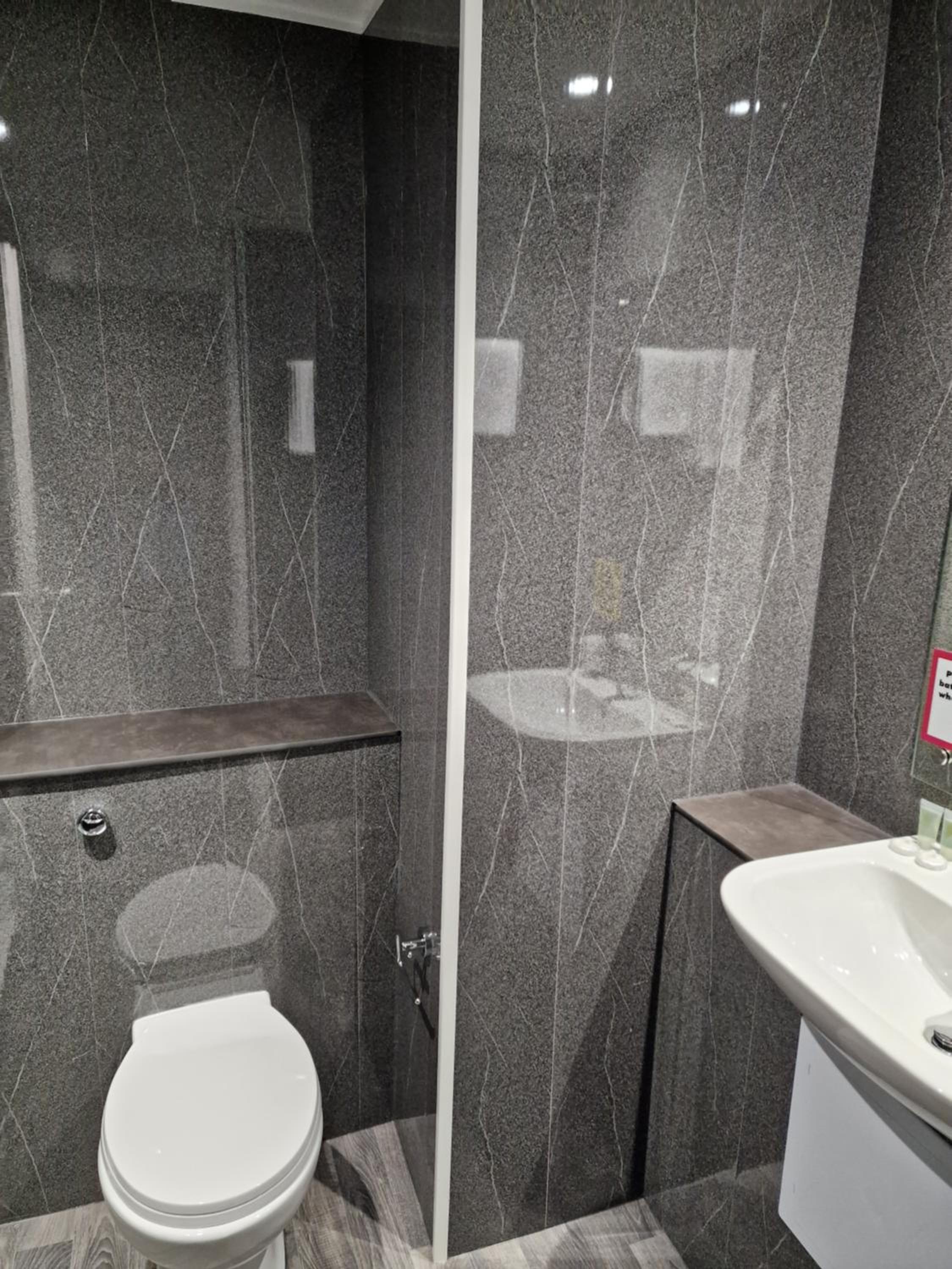Standard Double Room - Photo 33