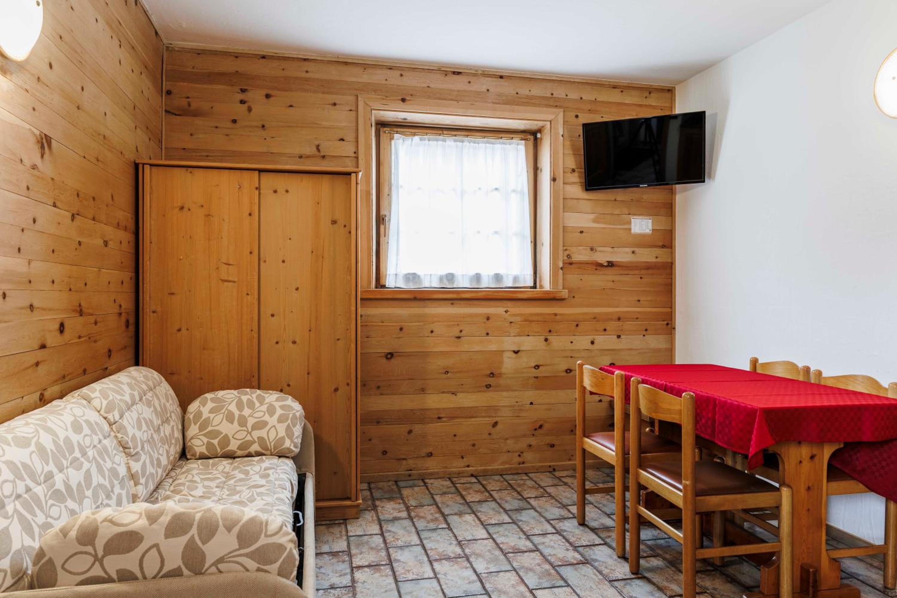 One-Bedroom Apartment (4 Adults)