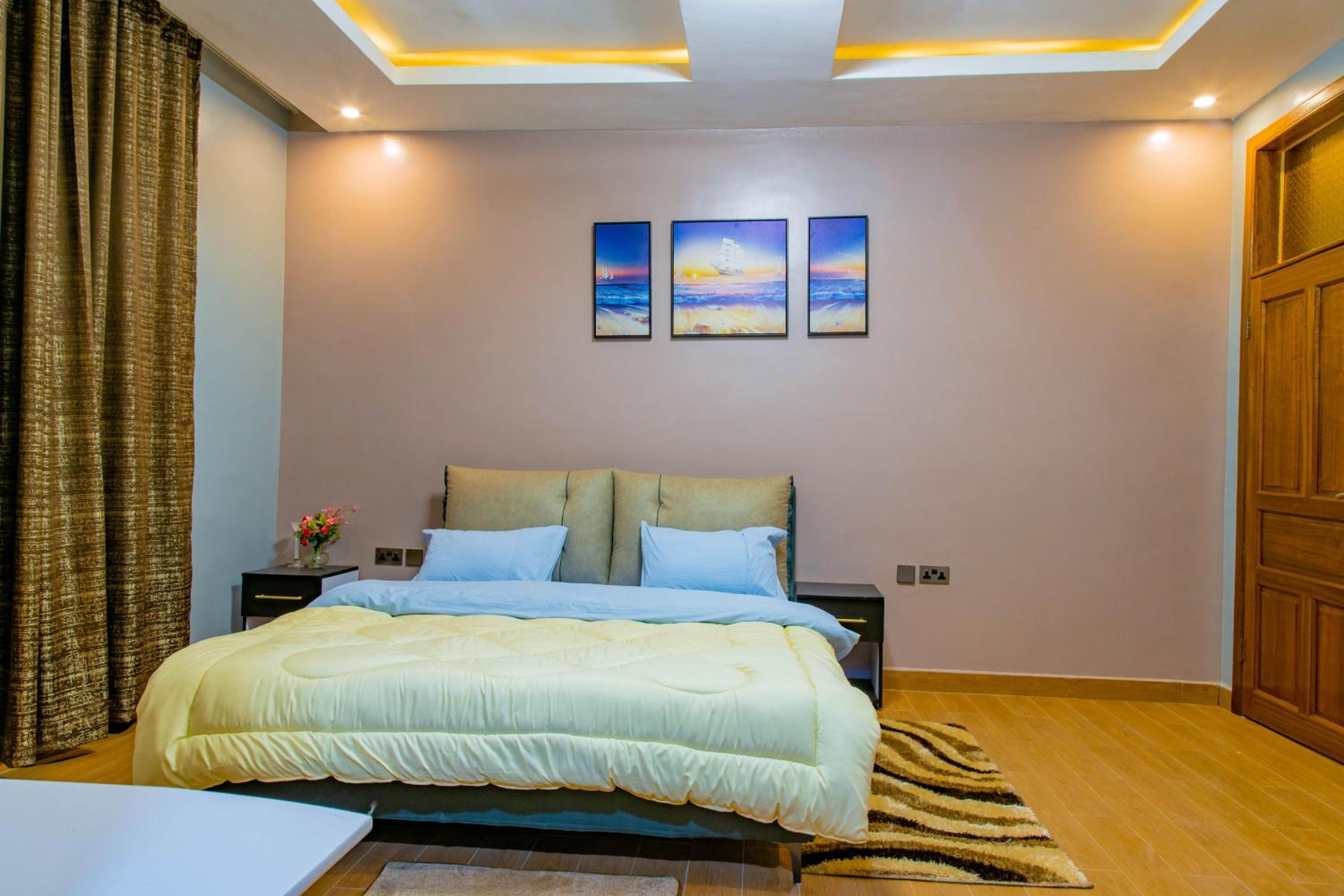 Deluxe King Room photo 2