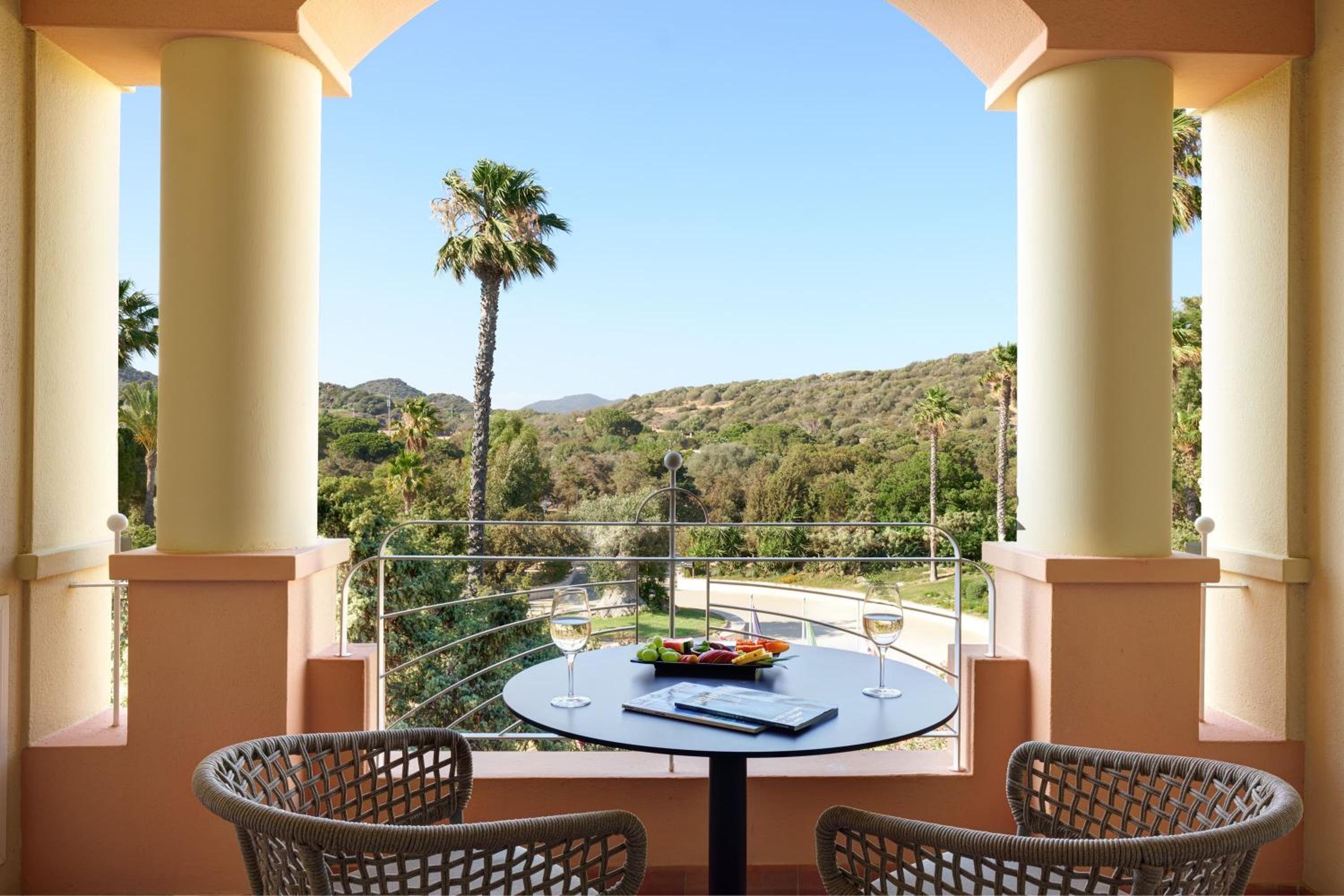 Deluxe Triple Room with Garden View - Photo 5
