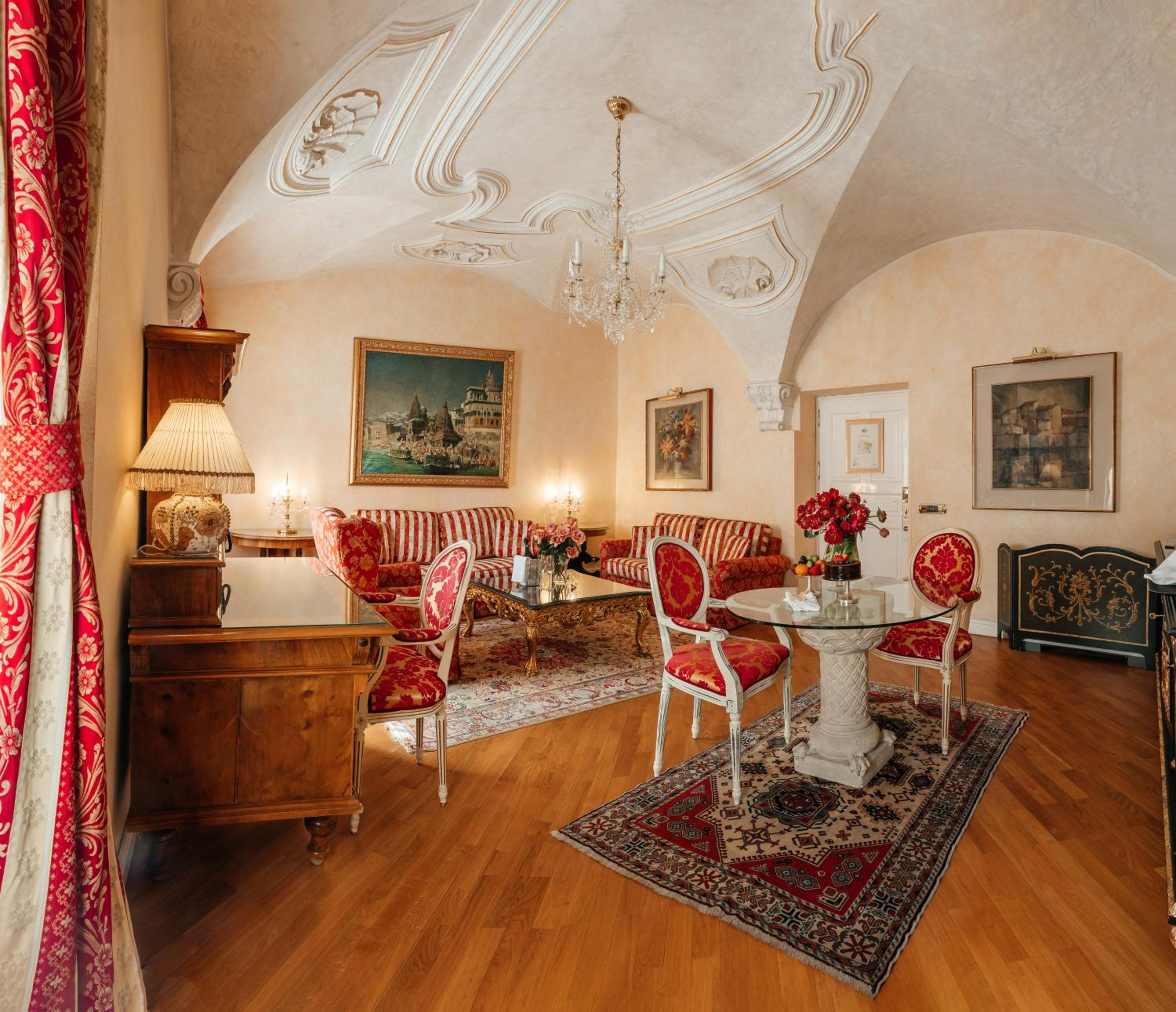 Luxury Suite