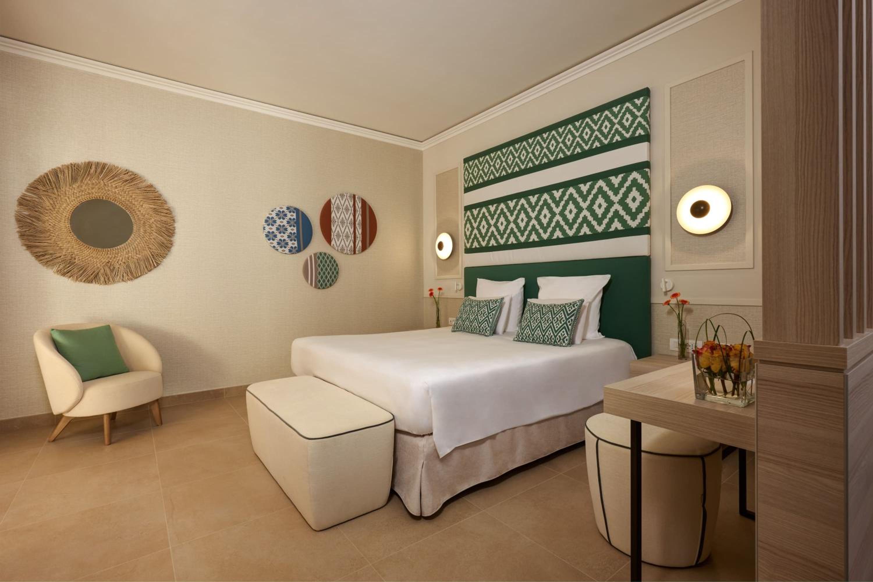 Deluxe King Room Garden View - Photo 1