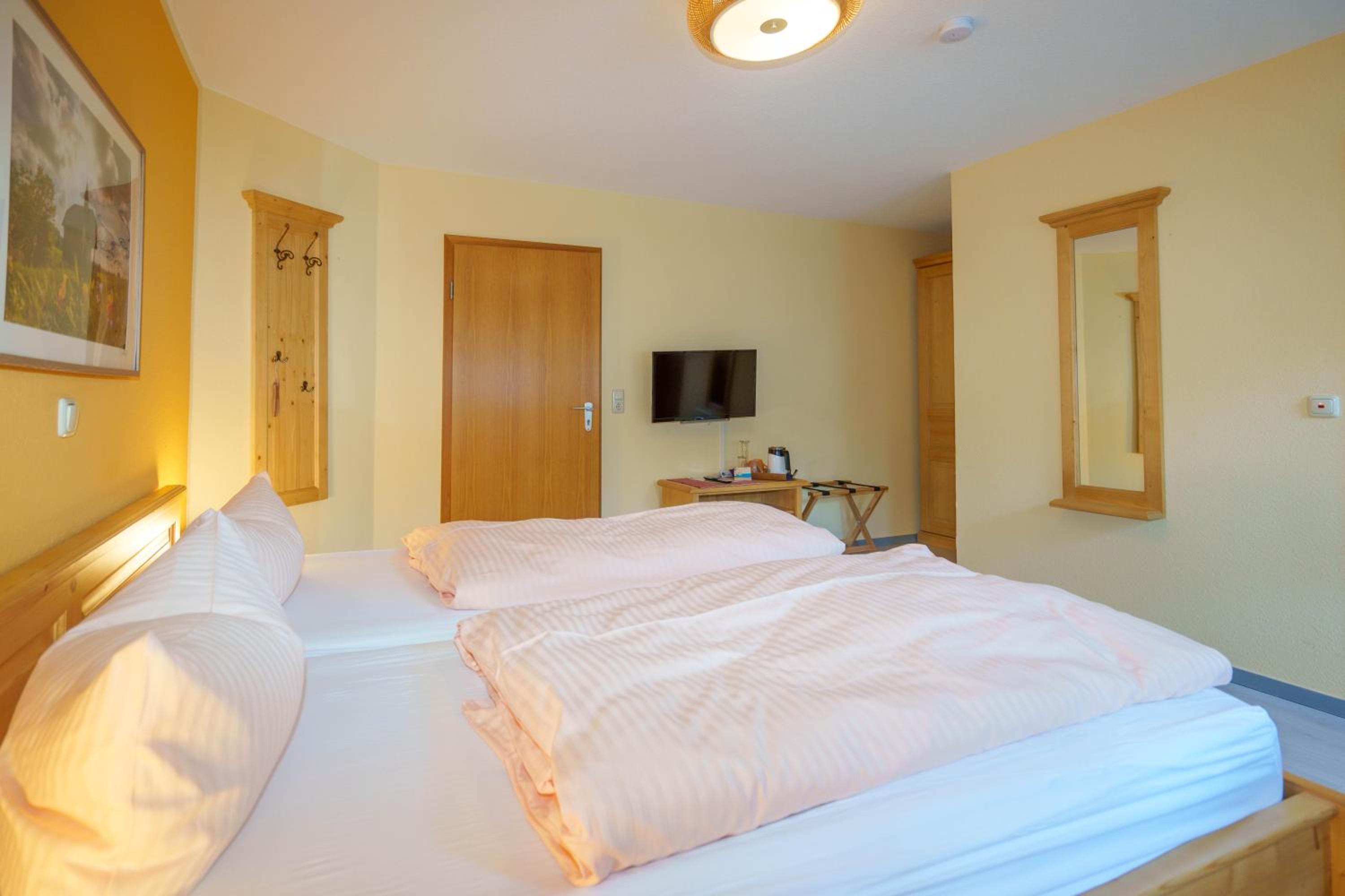 Double Room - Photo 7