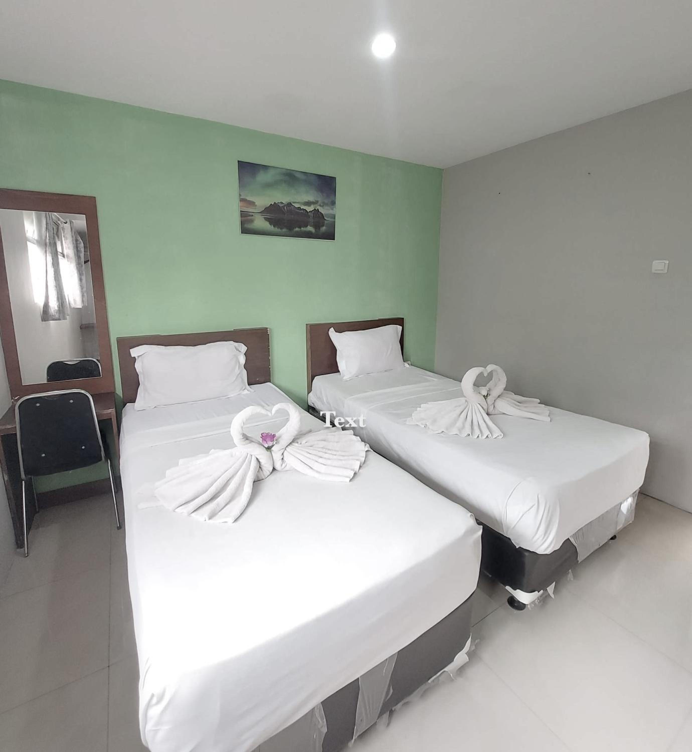 Standard Twin Room - Photo 3