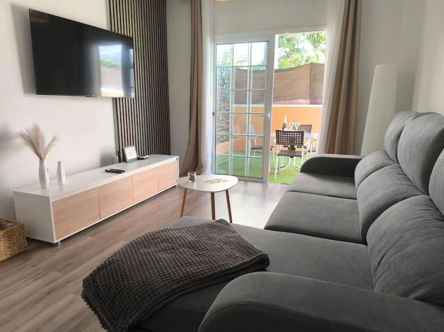 Apartamento de Dos Habitaciones con Terraza