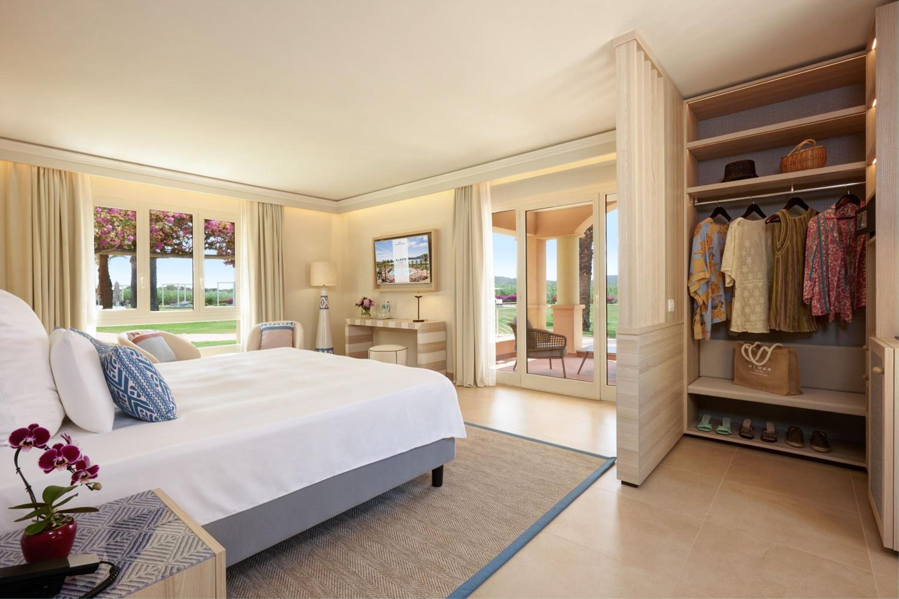 Junior Suite with Garden View - Photo 2
