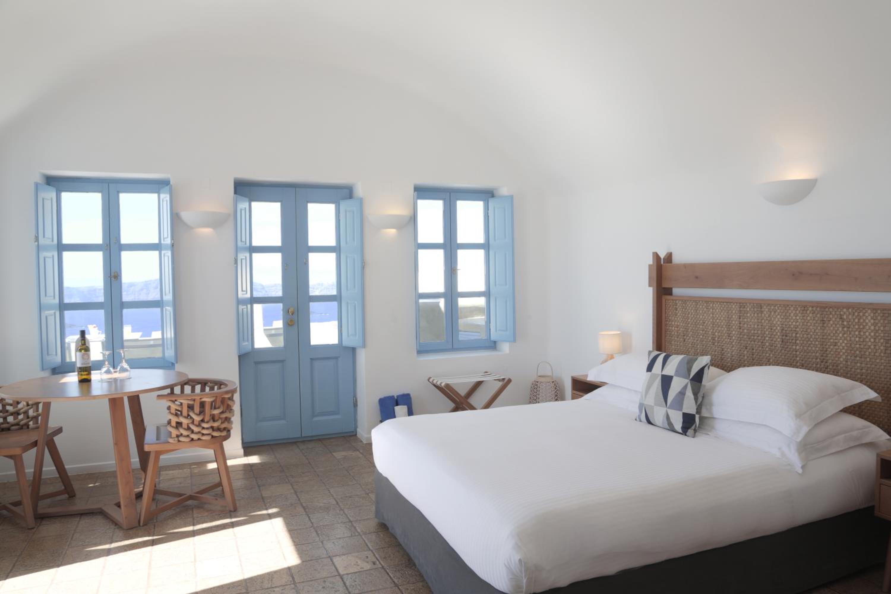 Pantelia Suite with Hot Tub and Caldera View